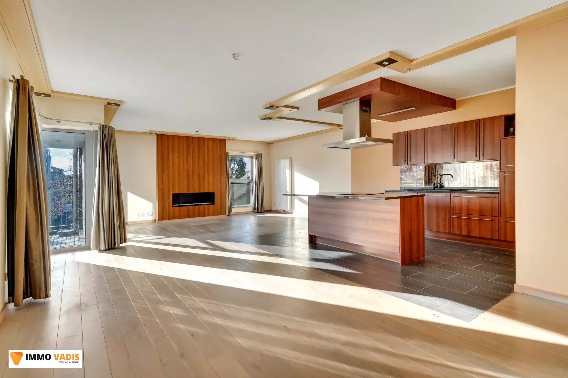 Ruim appartement met twee slaapkamers, terras en ondergrondse parkeerplaats foto 10