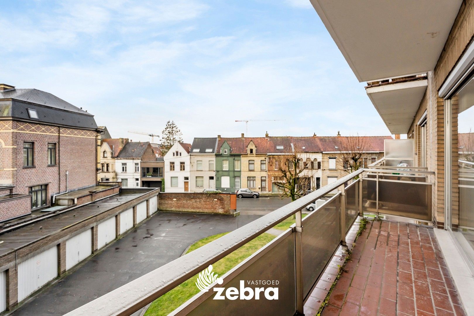 Licht op te frissen appartement met 2 slaapkamers op wandelafstand van centrum Roeselare! foto 4
