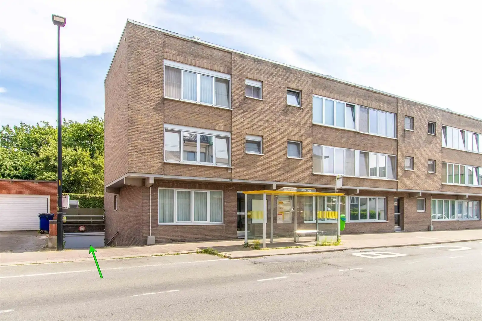 Ondergrondse autostaanplaats in een afgesloten garagcomplex foto 2