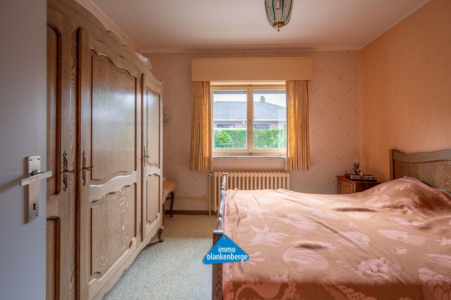 Ruime alleenstaande bungalow met tuin in rustige wijk foto 28