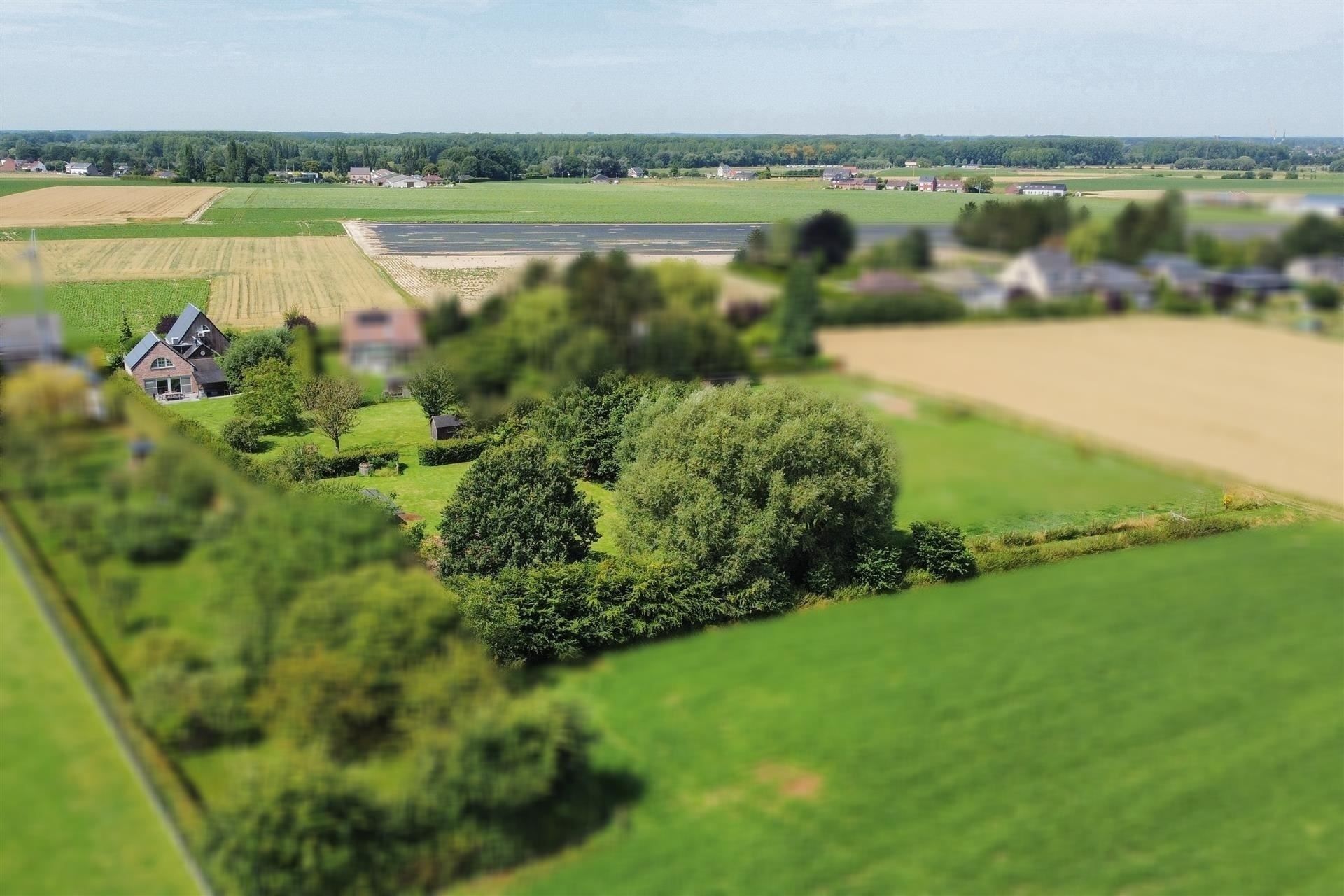 Landelijke villa op een prachtig perceel omringd door groen. foto 30