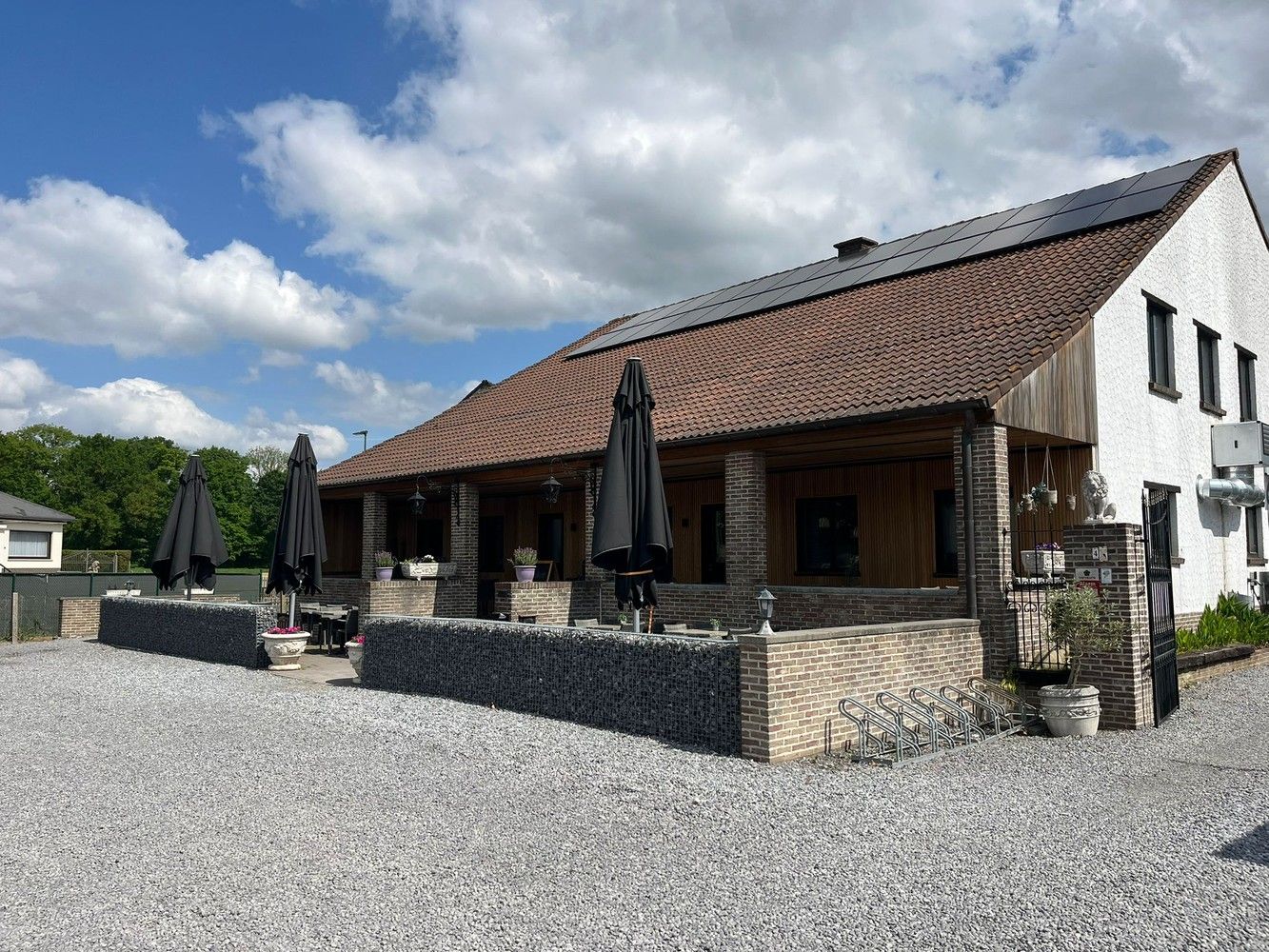 Ruim en energiezuinig appartement met buitenruimte en parkeergelegenheid foto {{pictureIndex}}