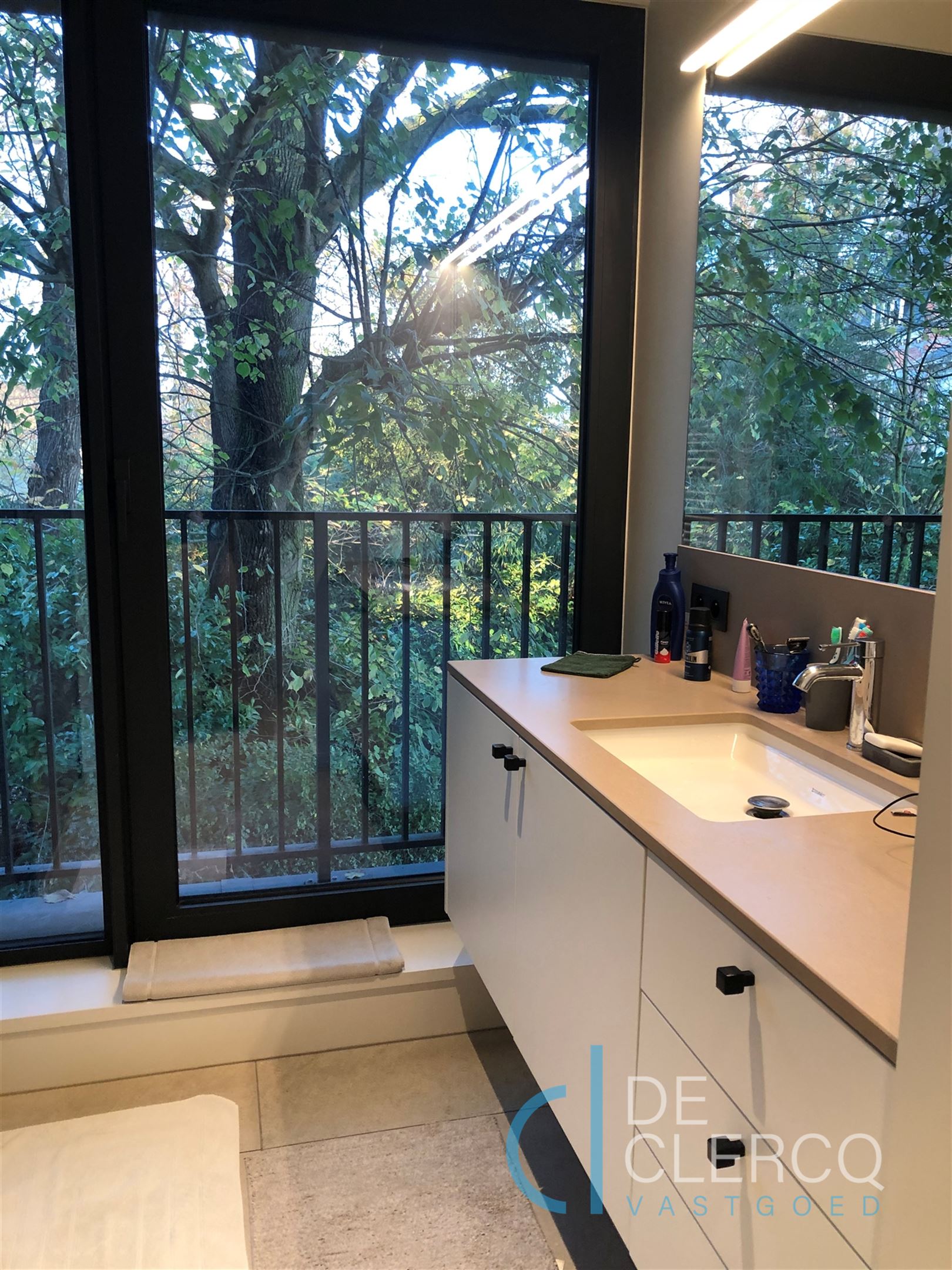 Prachtig instapklaar en luxueus afgewerkt duplex-appartement in het centrum van Lochristi! foto 13