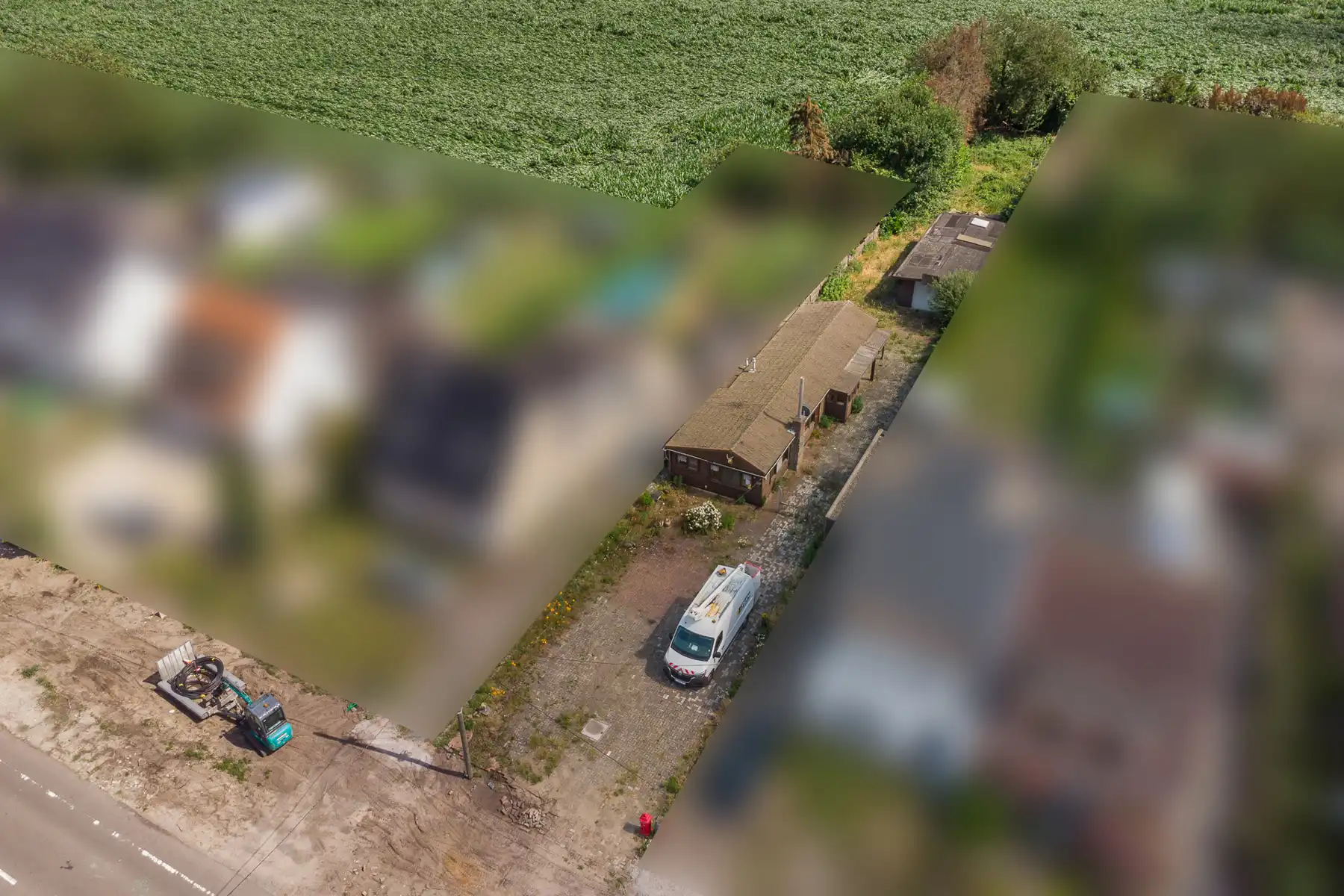 Bouwgrond – 885 m² – Open bebouwing met aansluitende garage foto {{pictureIndex}}