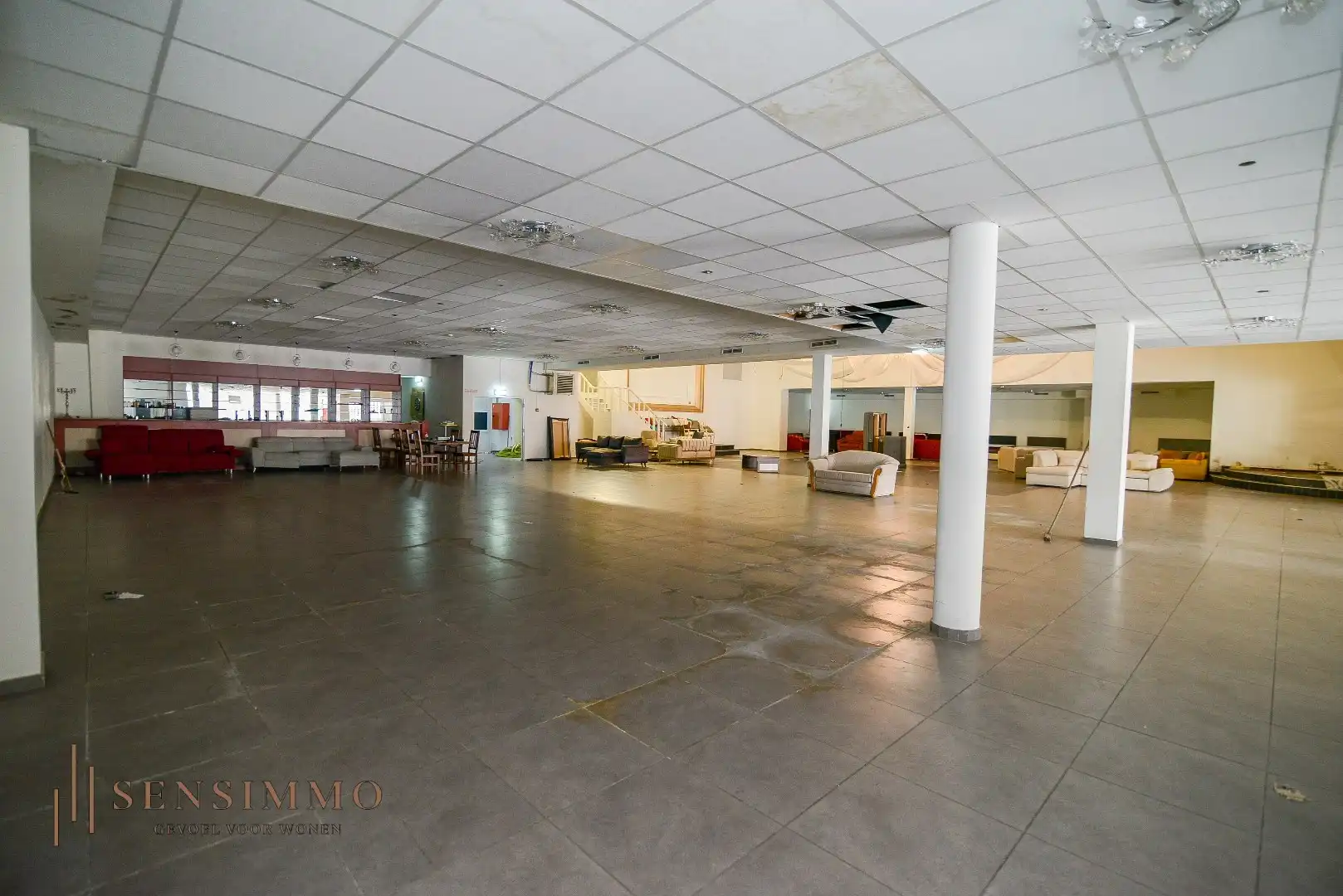 Gigantisch handelsruimte van 1.457 m² in het centrum van Maasmechelen! foto 5