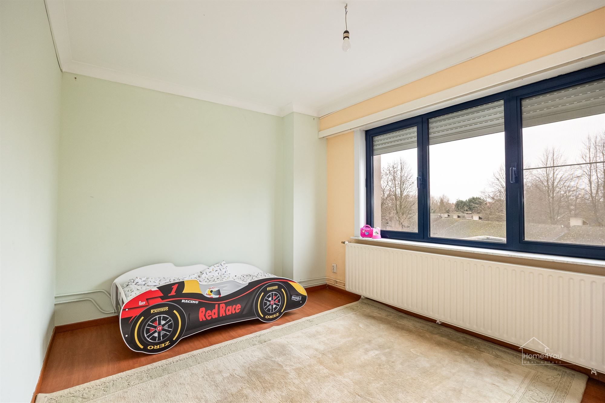 Ruime bel-étage foto 13