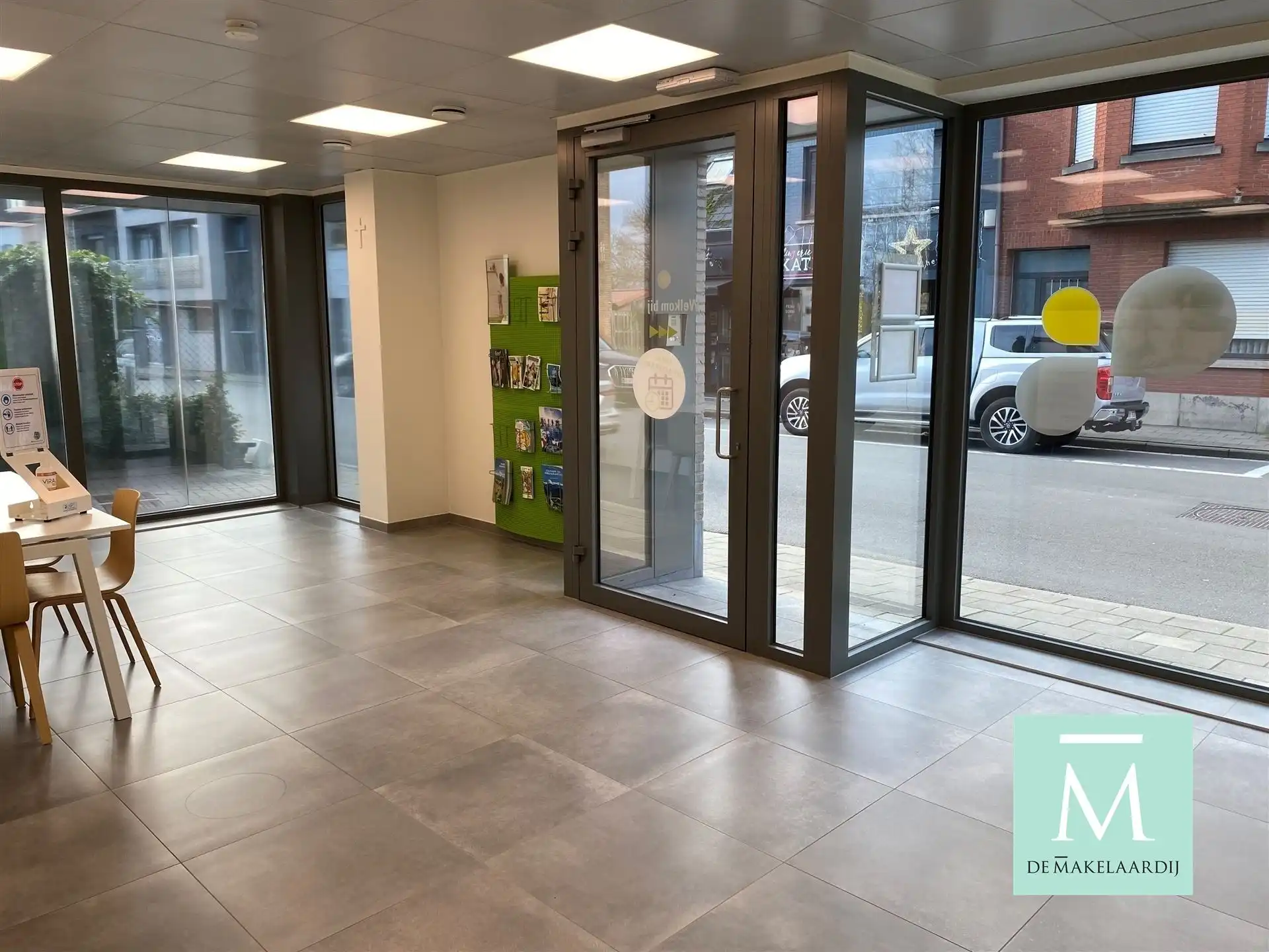 Uitstekend gelegen kantoor/handelspand in het centrum van St-Katelijne-Waver foto 4