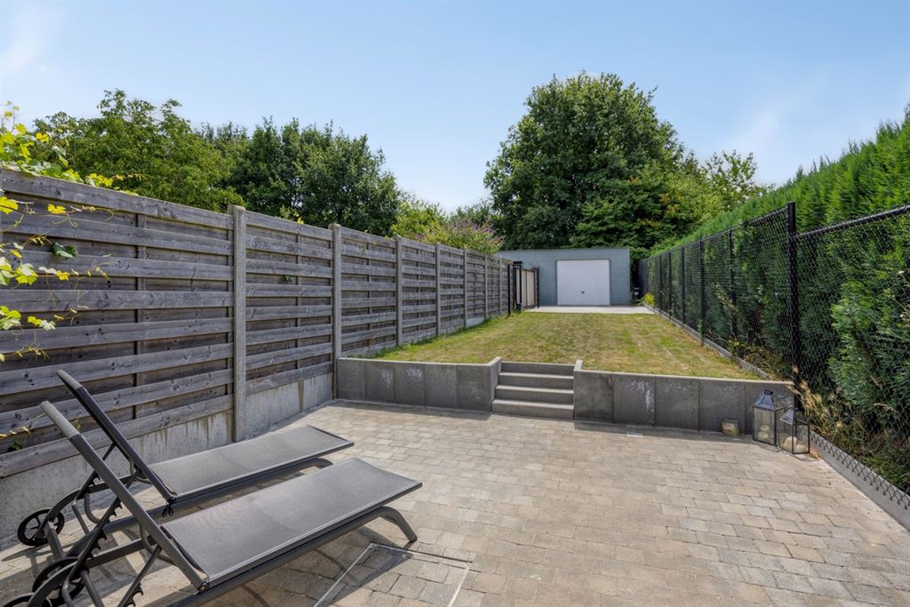 Knappe gerenoveerde woning op een gunstige locatie te Gelrode!  foto 25