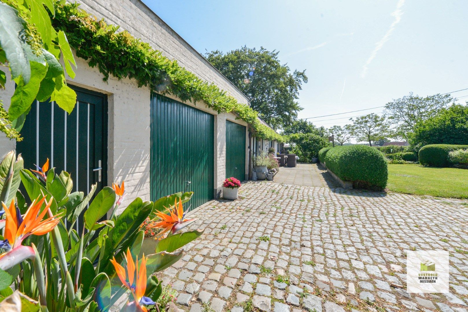 Idyllisch gelegen woning op 3.928 m2 met zwemvijver en 360° vergezicht. foto 5