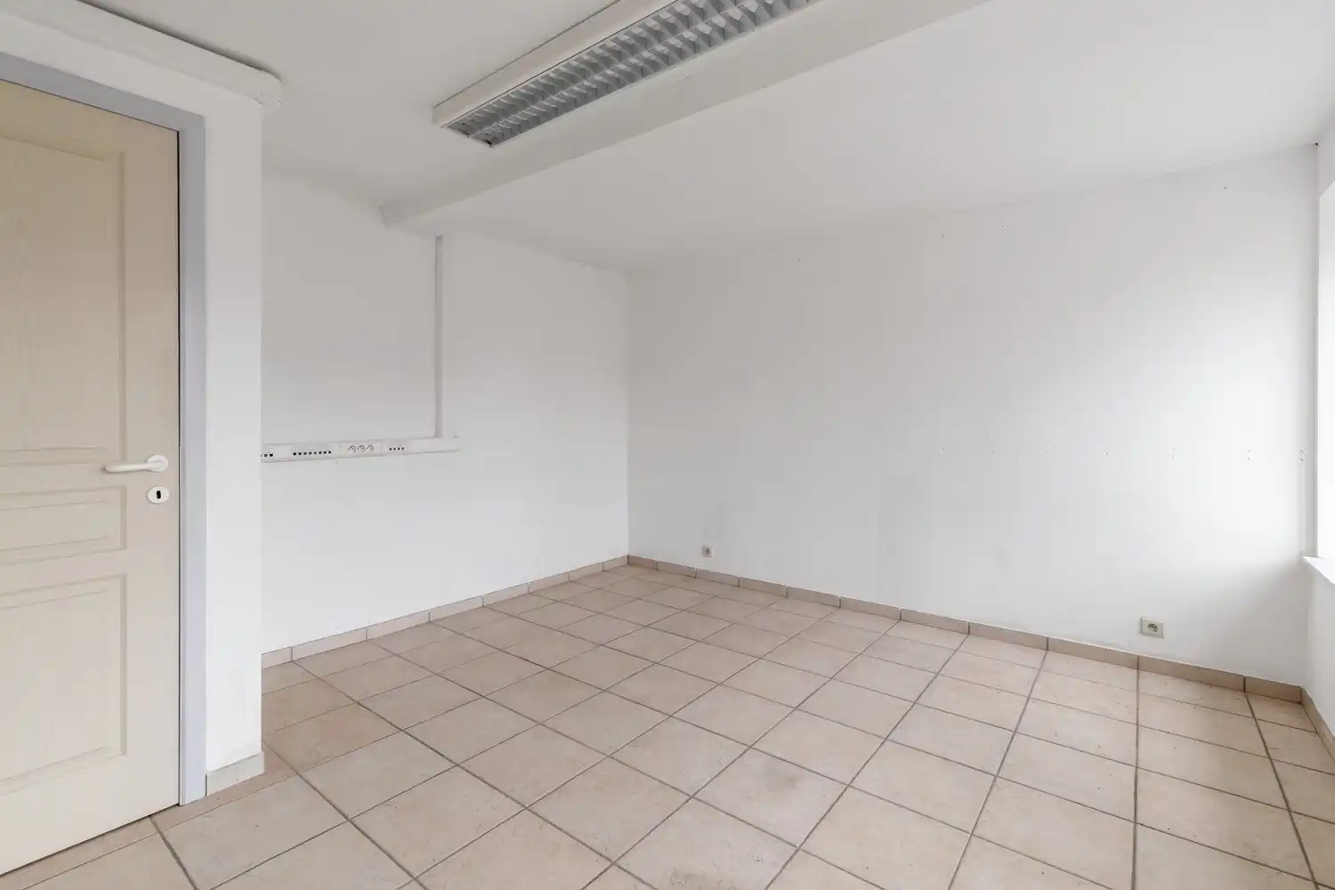 Unieke vastgoedopportuniteit! Ruim bedrijfscomplex met 2 appartementen en exclusief penthouse op 46a 55ca! foto 109