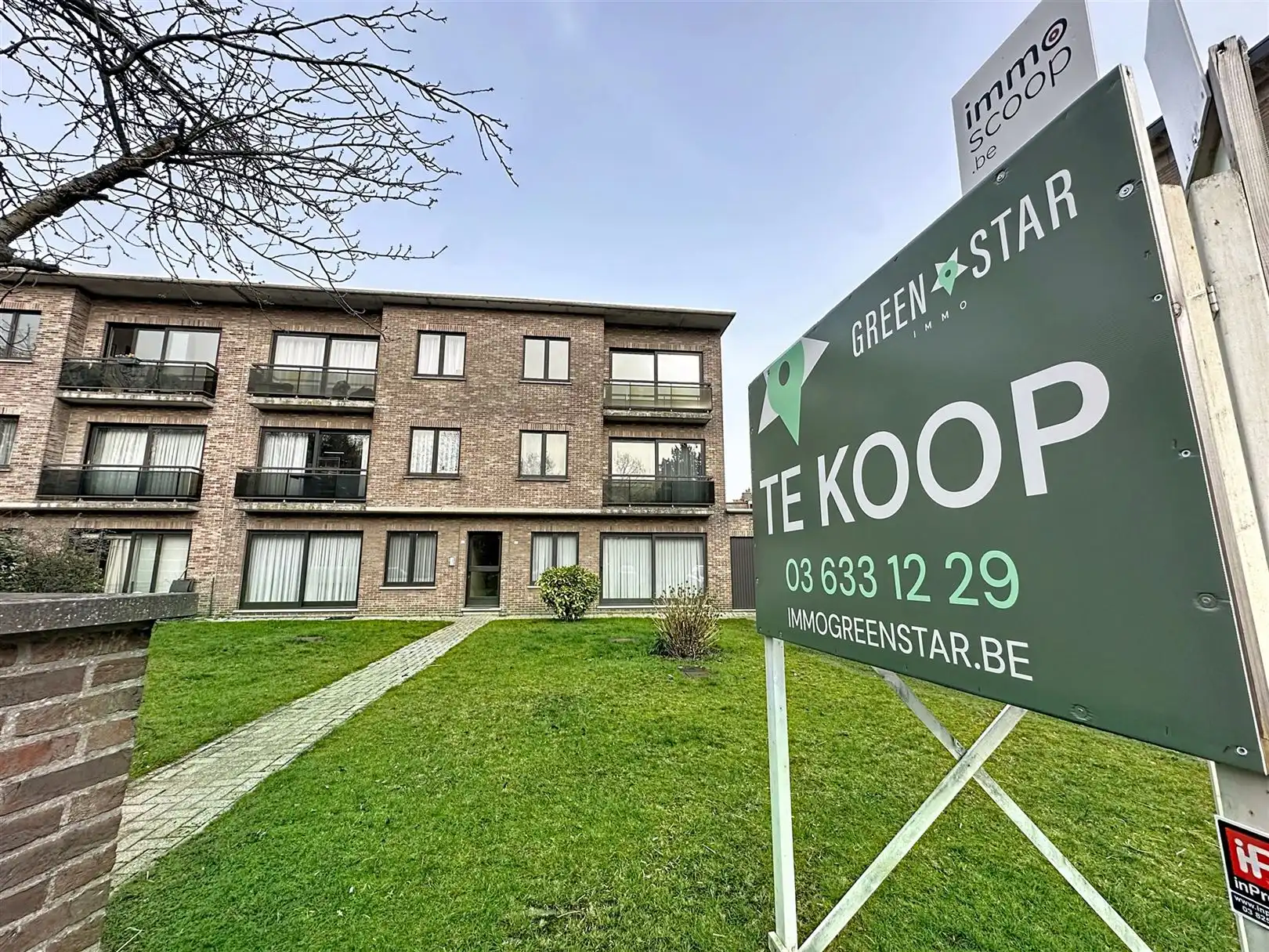 Appartement met garage gelegen te Brasschaat  foto {{pictureIndex}}