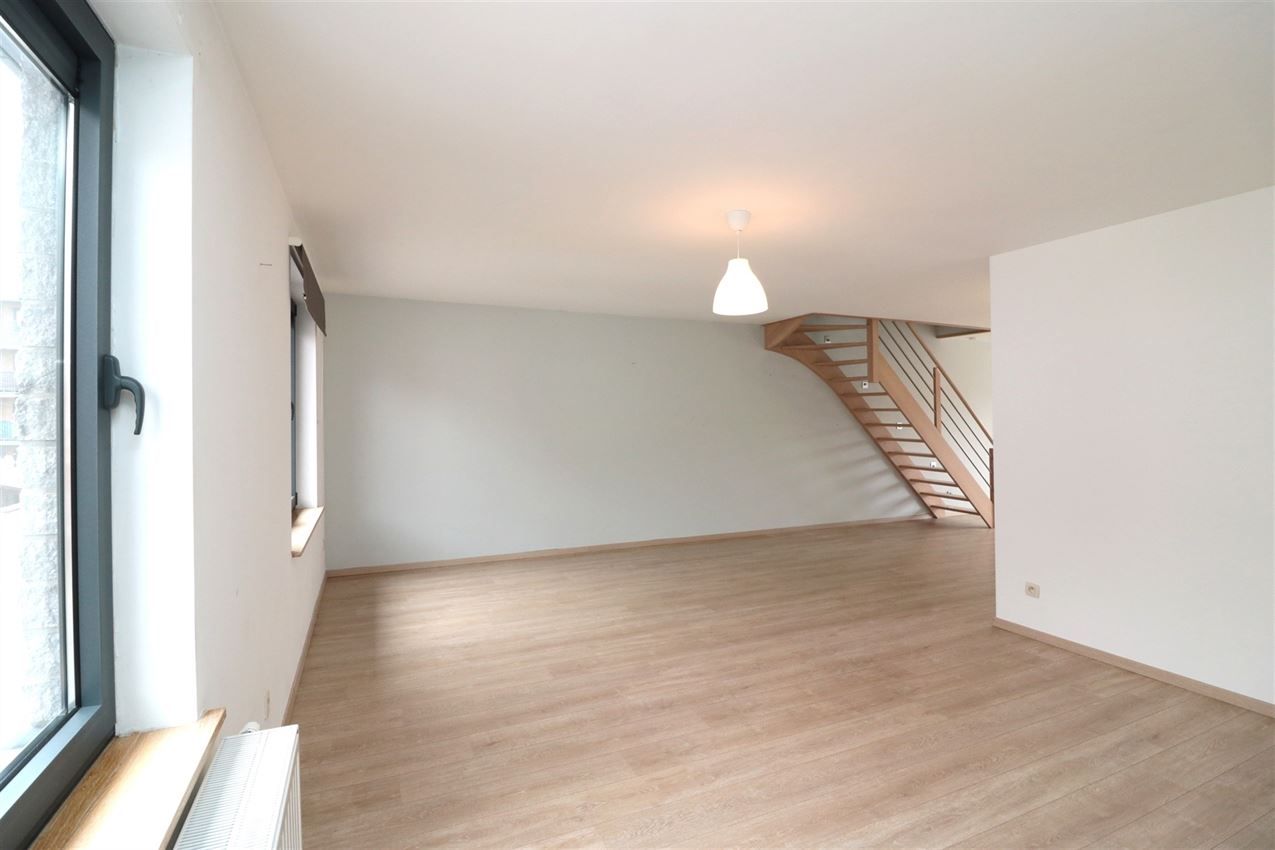 Triplex met groot zuidterras, garage, nabij E314 foto 11