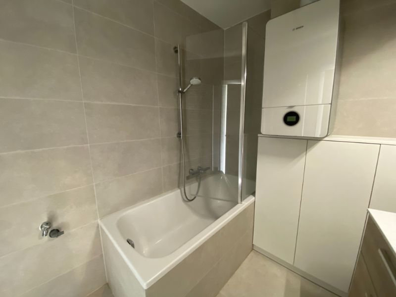GELIJKVLOERS 2 SLPK. APPARTEMENT (+-90m²) MET GARAGE CENTRUM GEEL foto 8