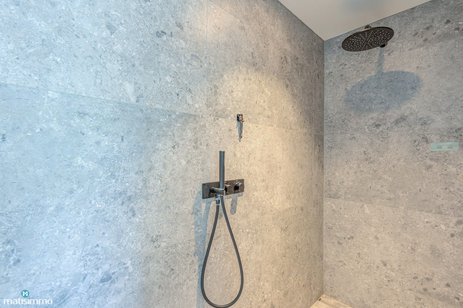 MODERNE VILLA MET INGEBOUWD ZWEMBAD, 3 SLAAPKAMERS EN PRAKTIJKGEDEELTE IN RUSTIGE OMGEVING TE WELLEN foto 23