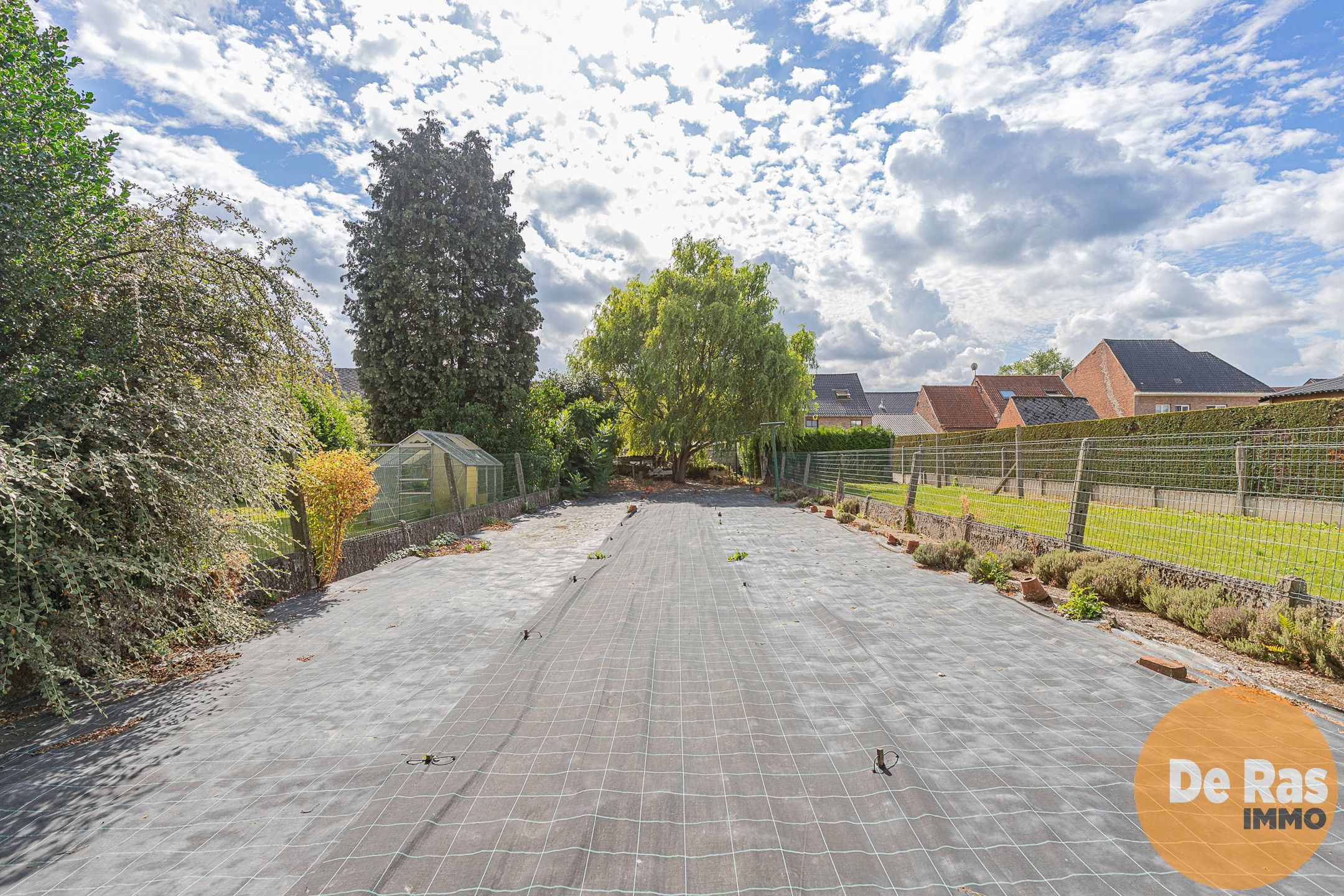 HERZELE - Stevige eengezinswoning op 200m van de markt foto 20