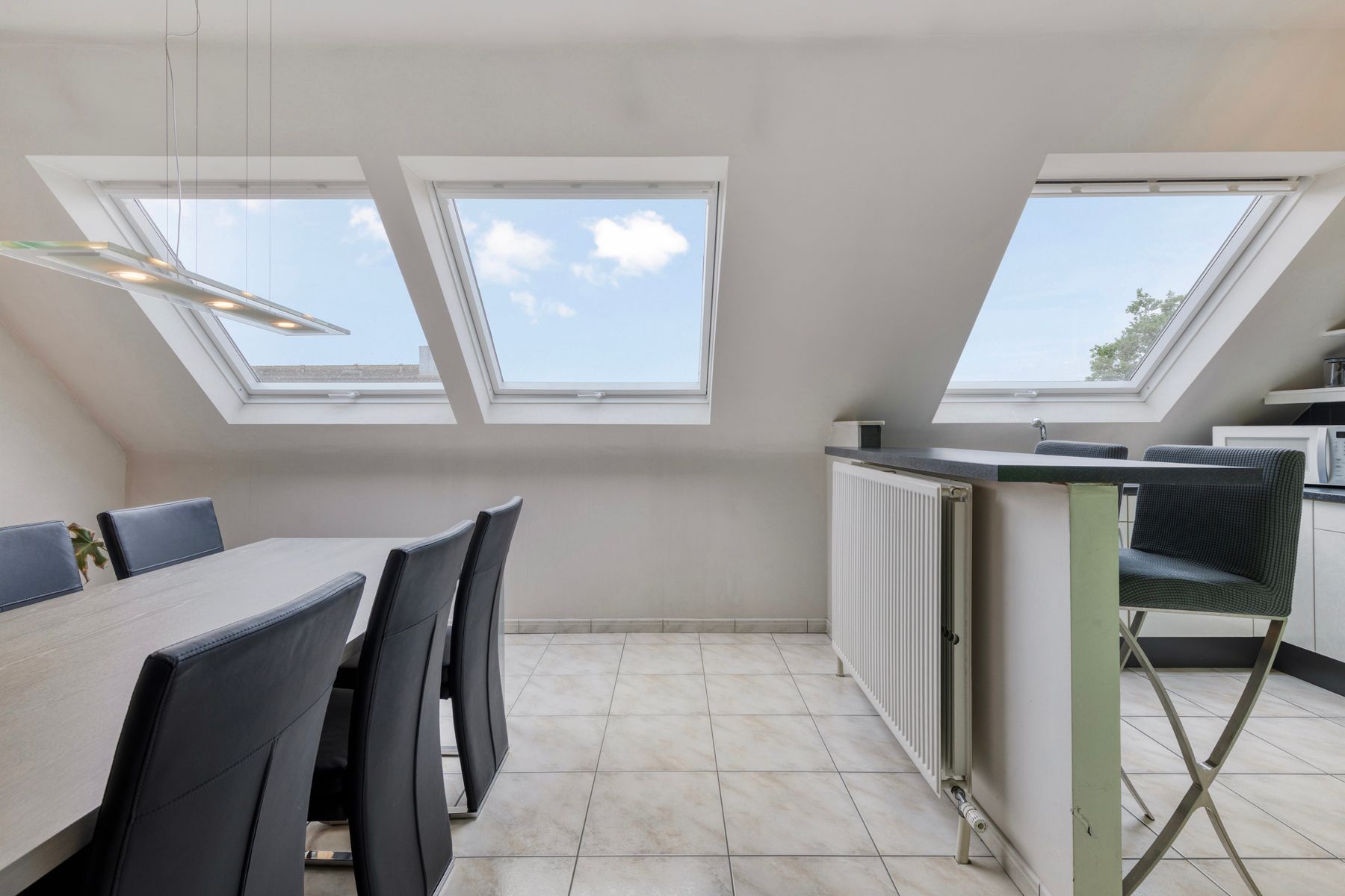 Ruim appartement met 3 slaapkamers! foto 6