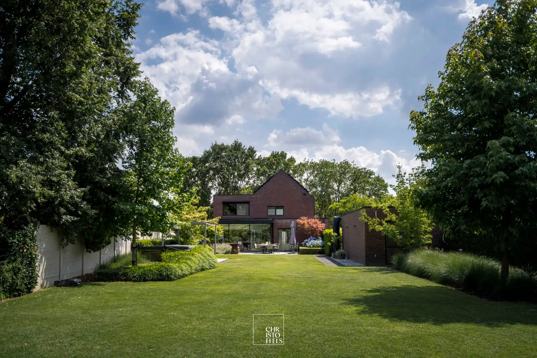 Eigentijdse gerenoveerde villa op een riant perceel van 1.986 m² foto 23