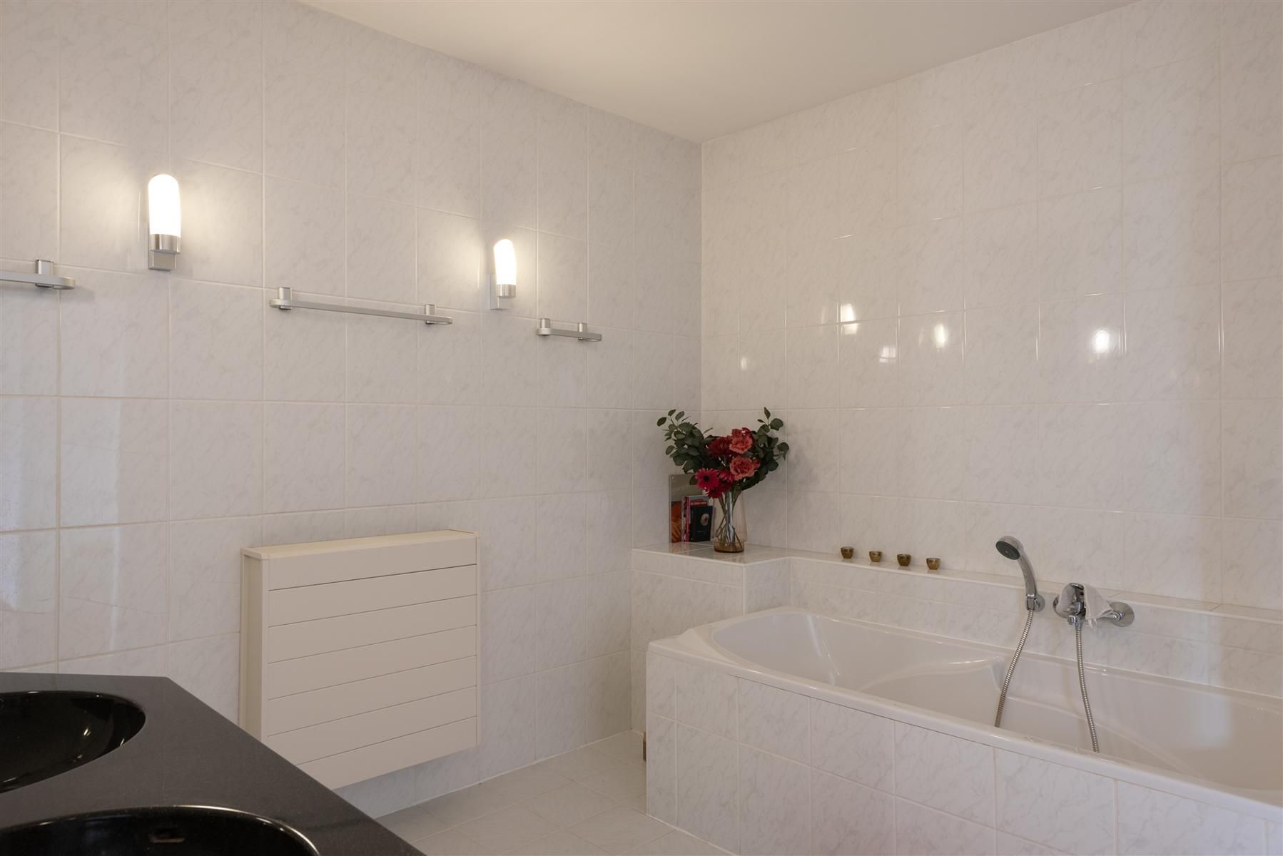 Lichtrijke woning met zuidelijk georiënteerde tuin foto 12