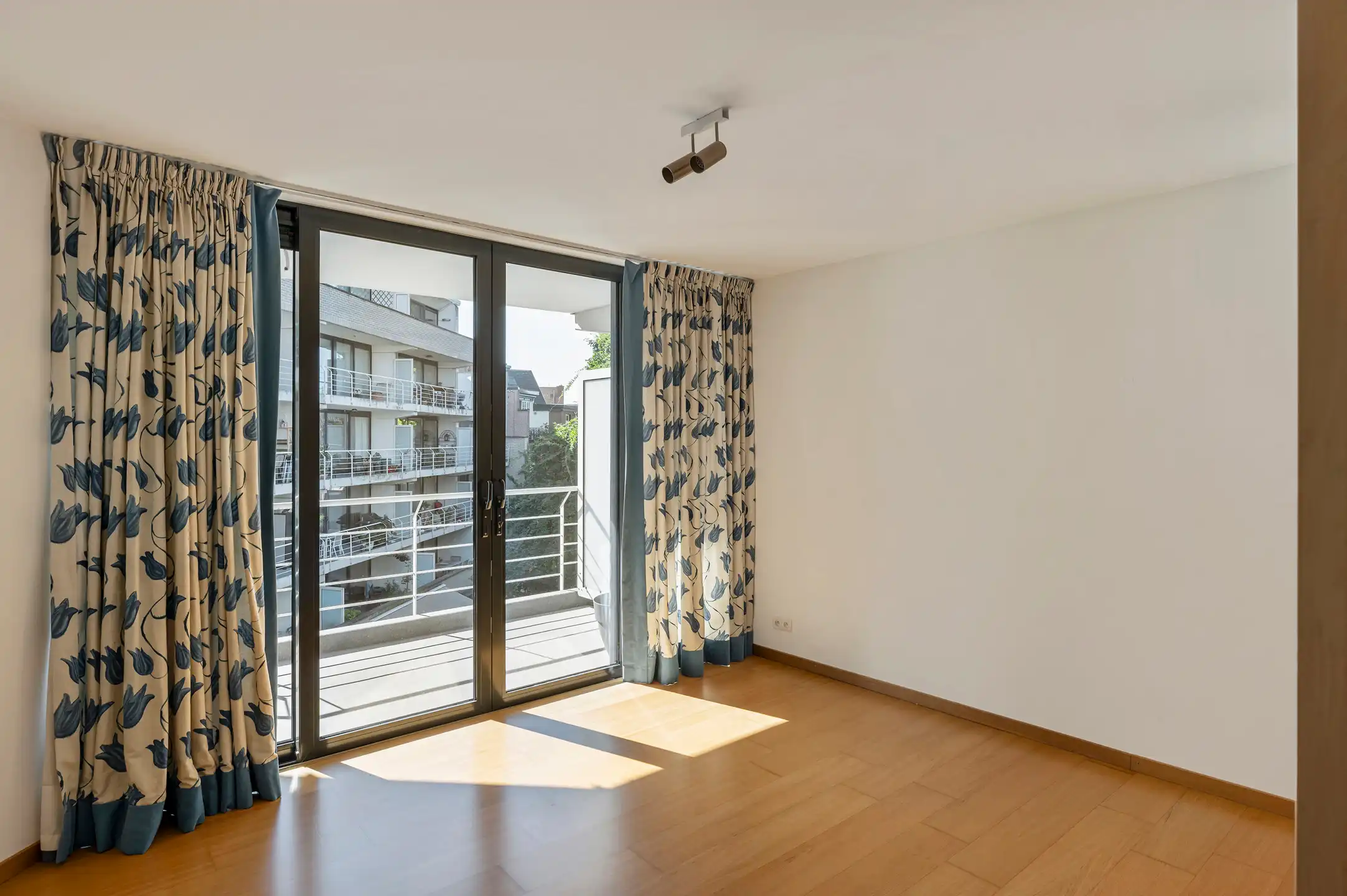 Lichtrijk duplex appartement met uitzonderlijk brede gevel foto 14