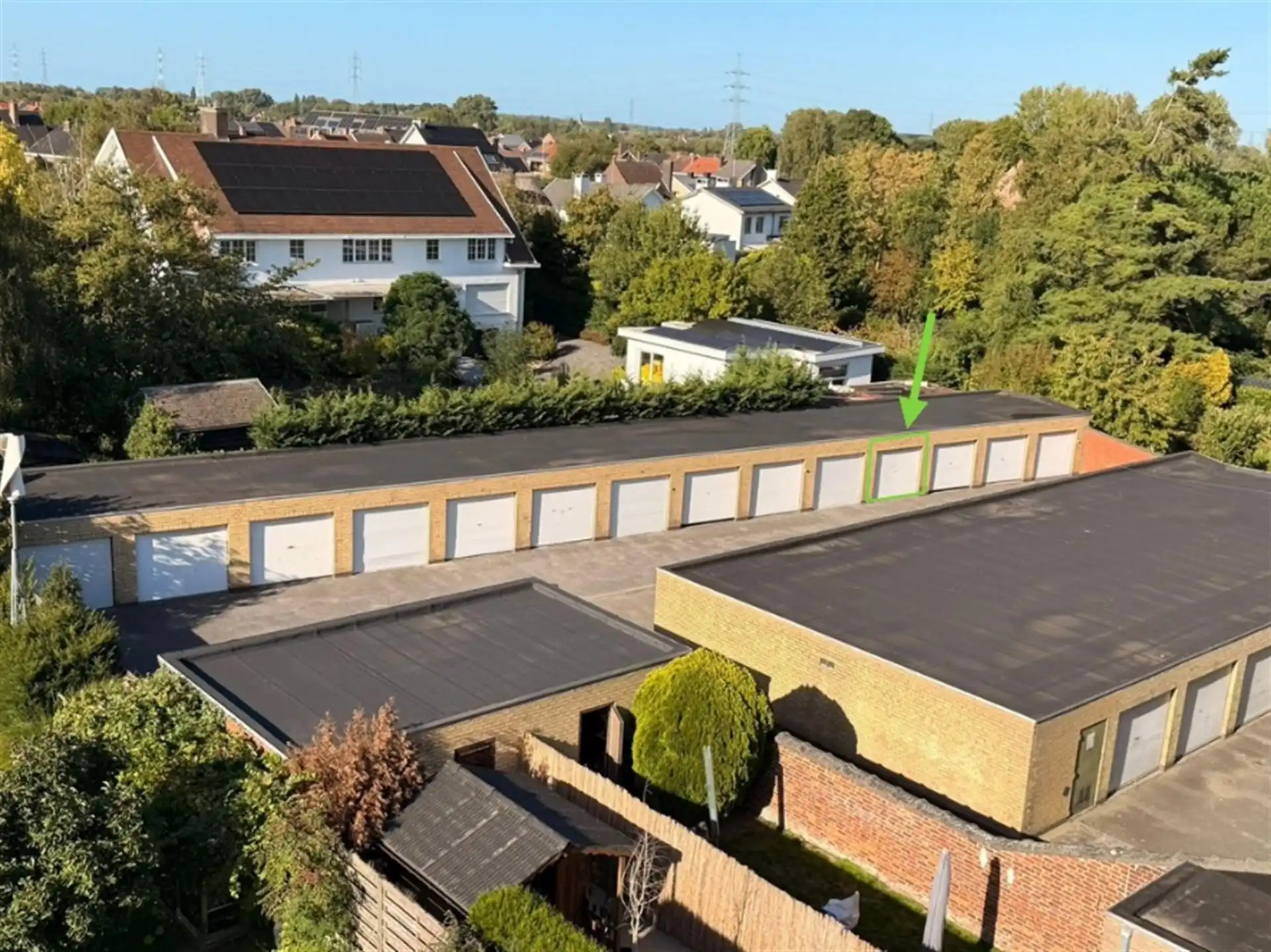Centraal gelegen garagebox in Roeselare foto 2