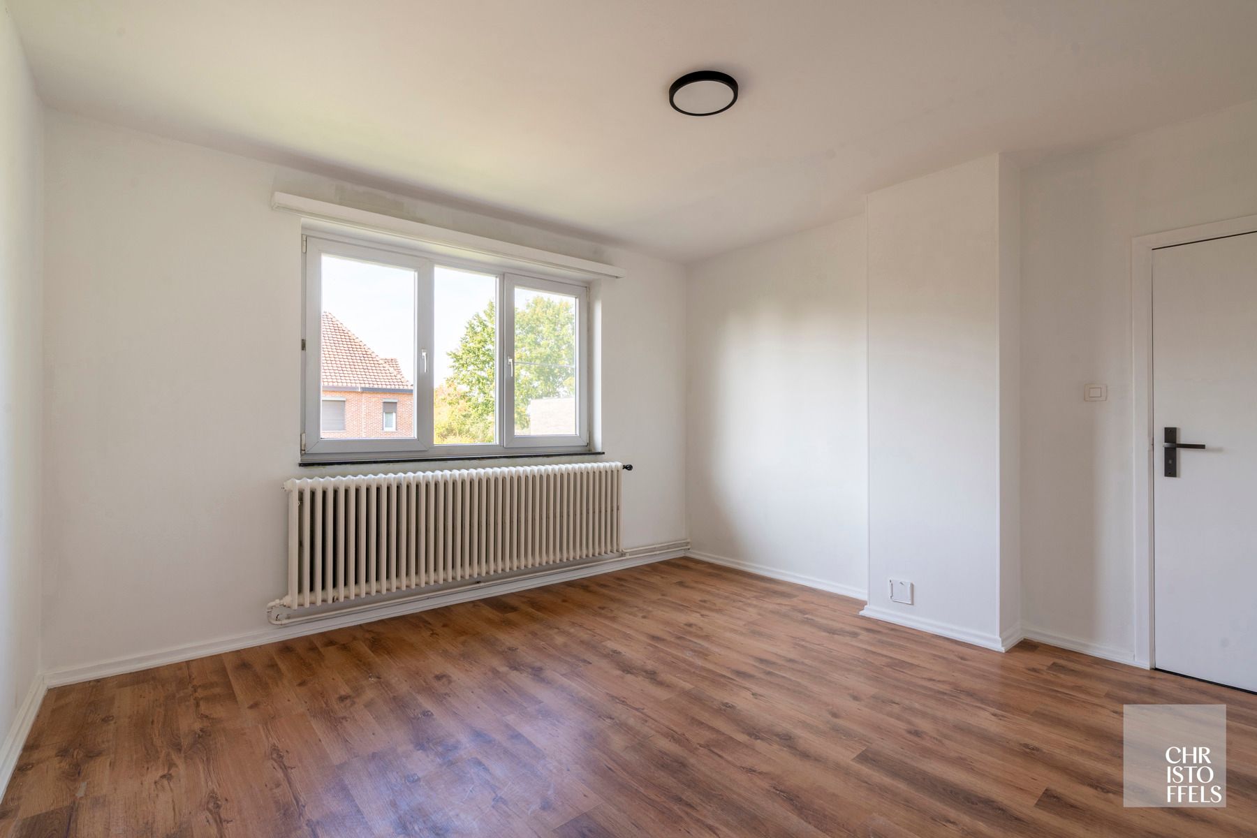 Residentieel en centraal wonen in een groene omgeving. foto 16