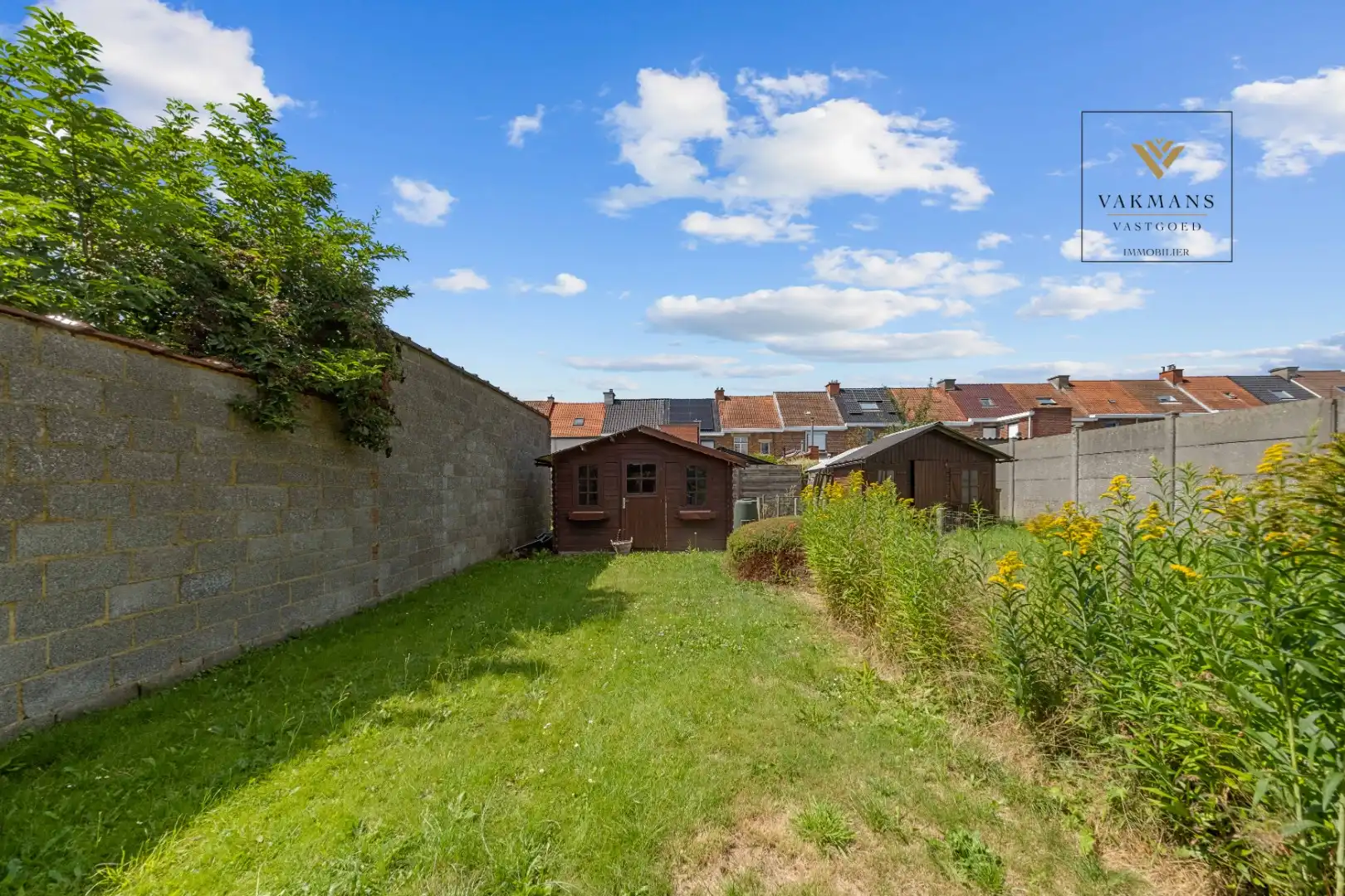 Rustig gelegen gerenoveerde woning met terras en tuin foto 2