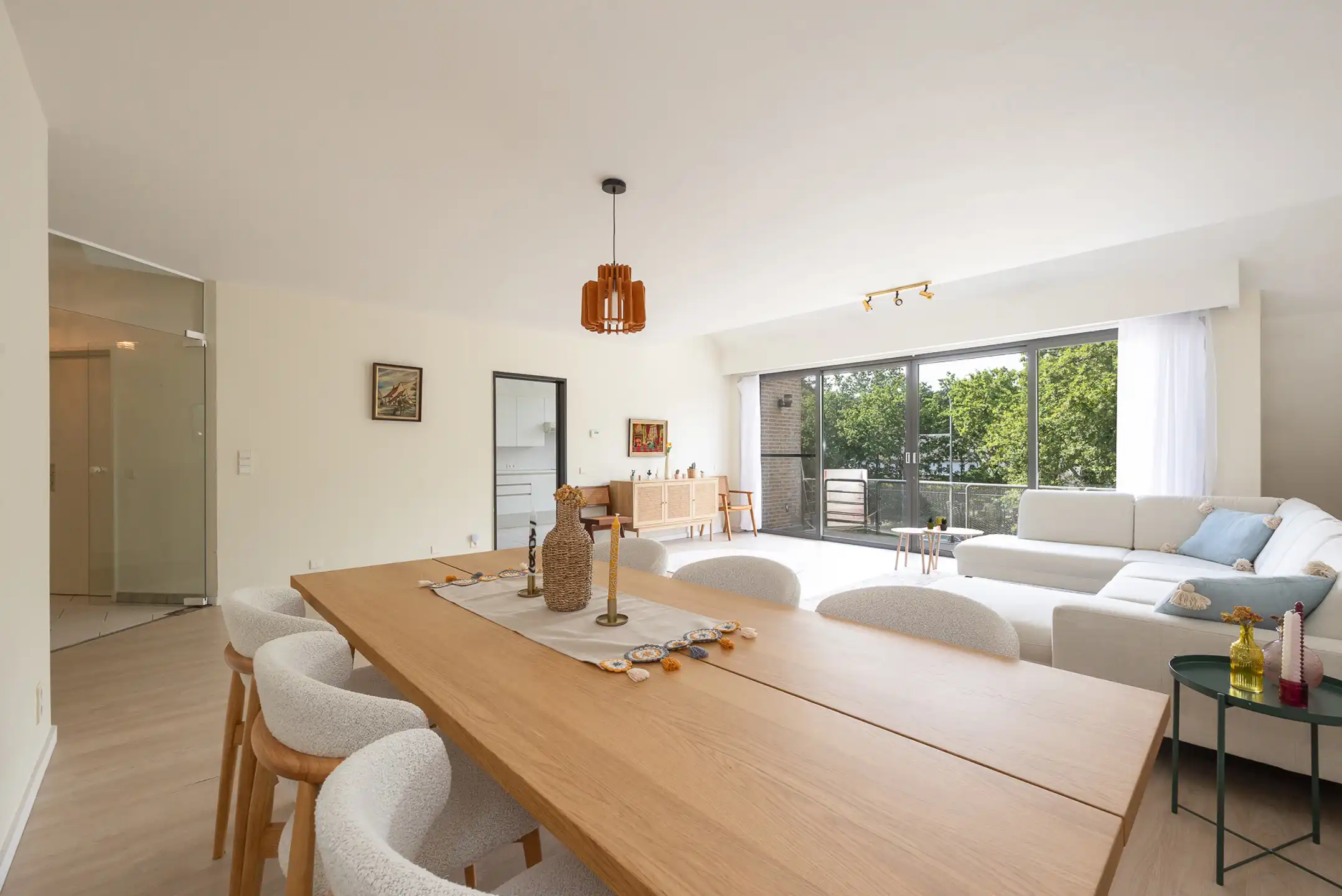 Lichtrijk en ruim appartement  120 m2 met zicht op groen foto 5