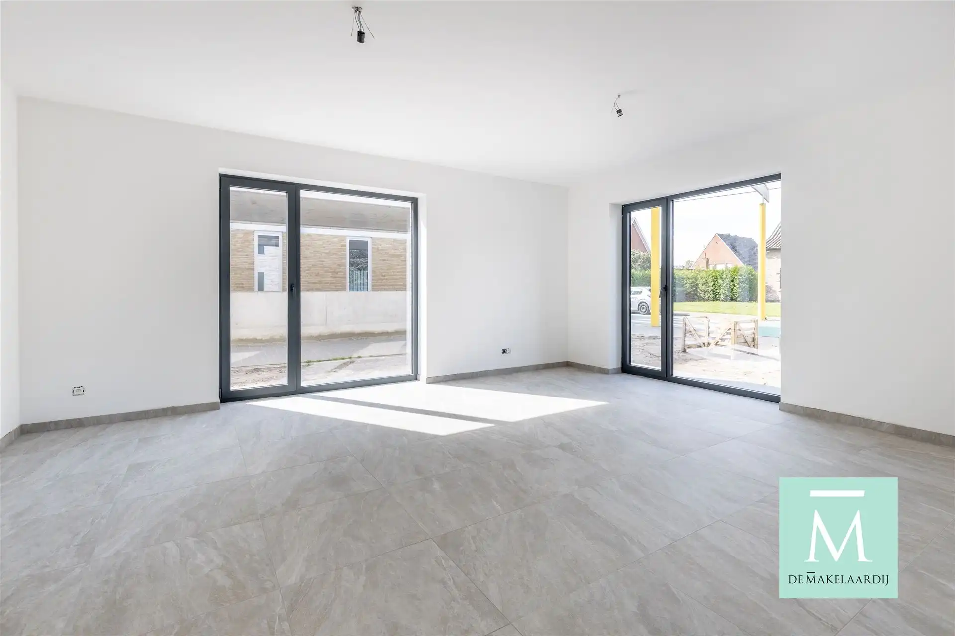 Zeer ruime nieuwbouwwoning met 5 slaapkamers en tuin foto 8