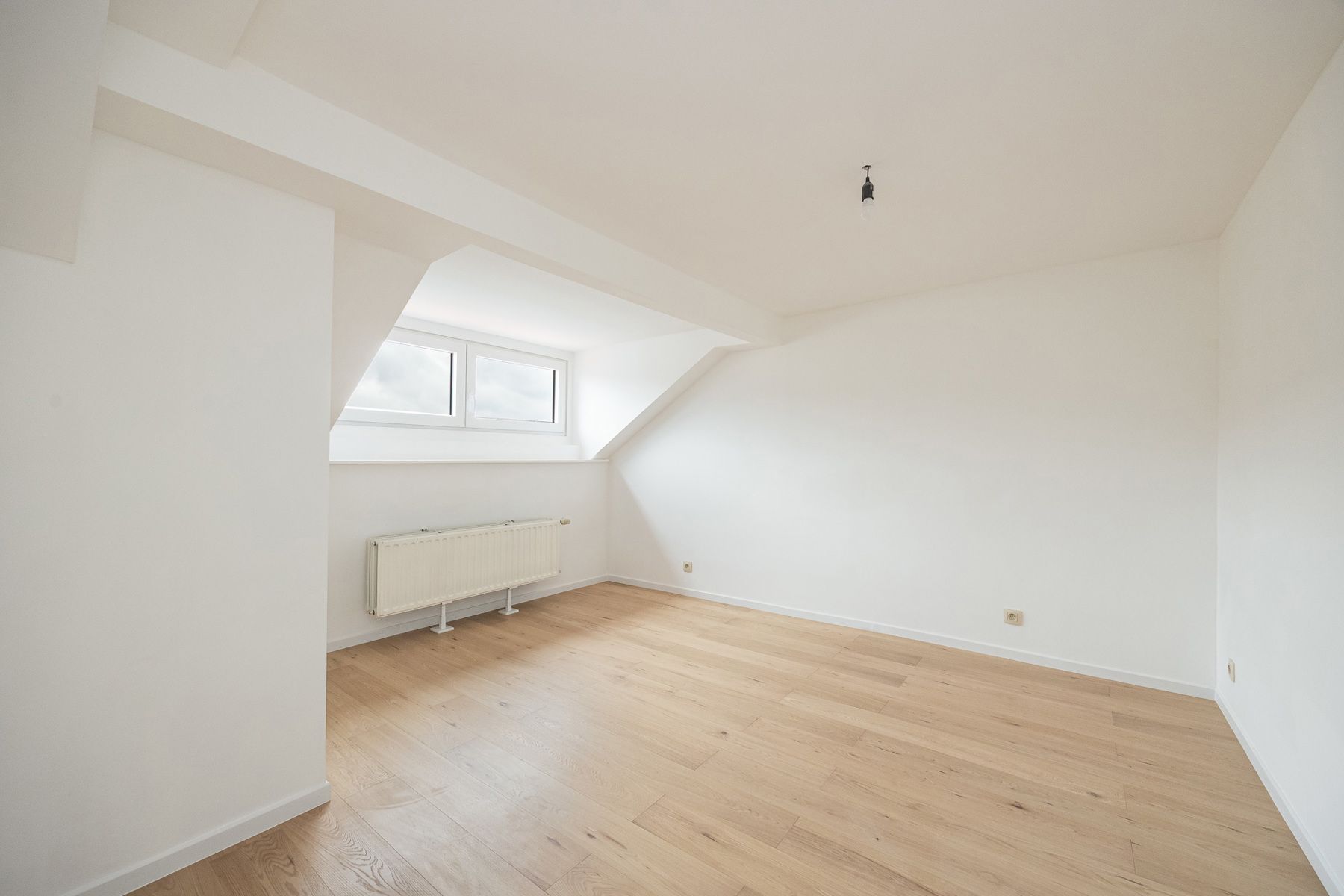 Prachtig duplexappartement met 4 slaapkamers en 2 badkamers! foto 13