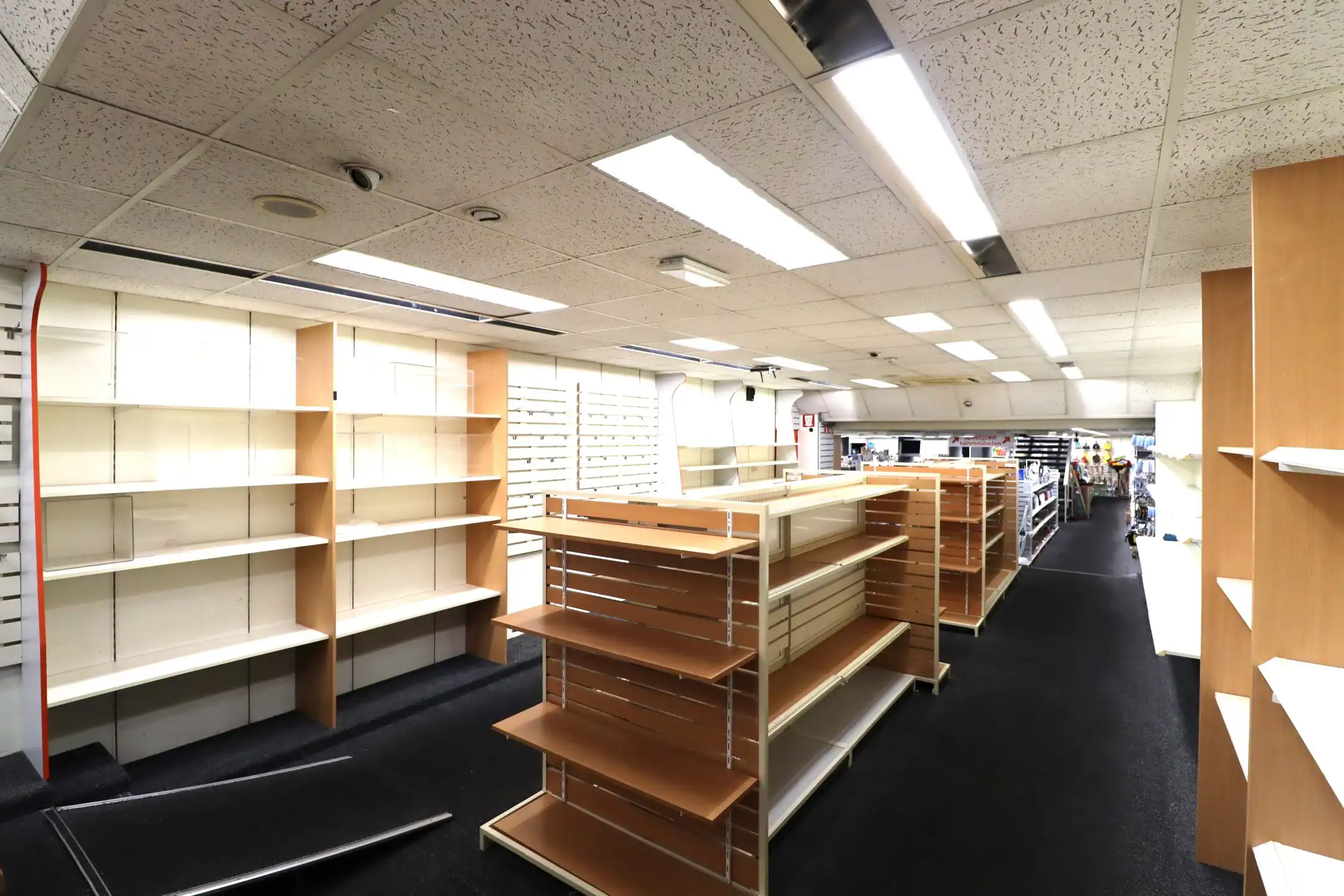 Ruim handelspand 888m² foto 12