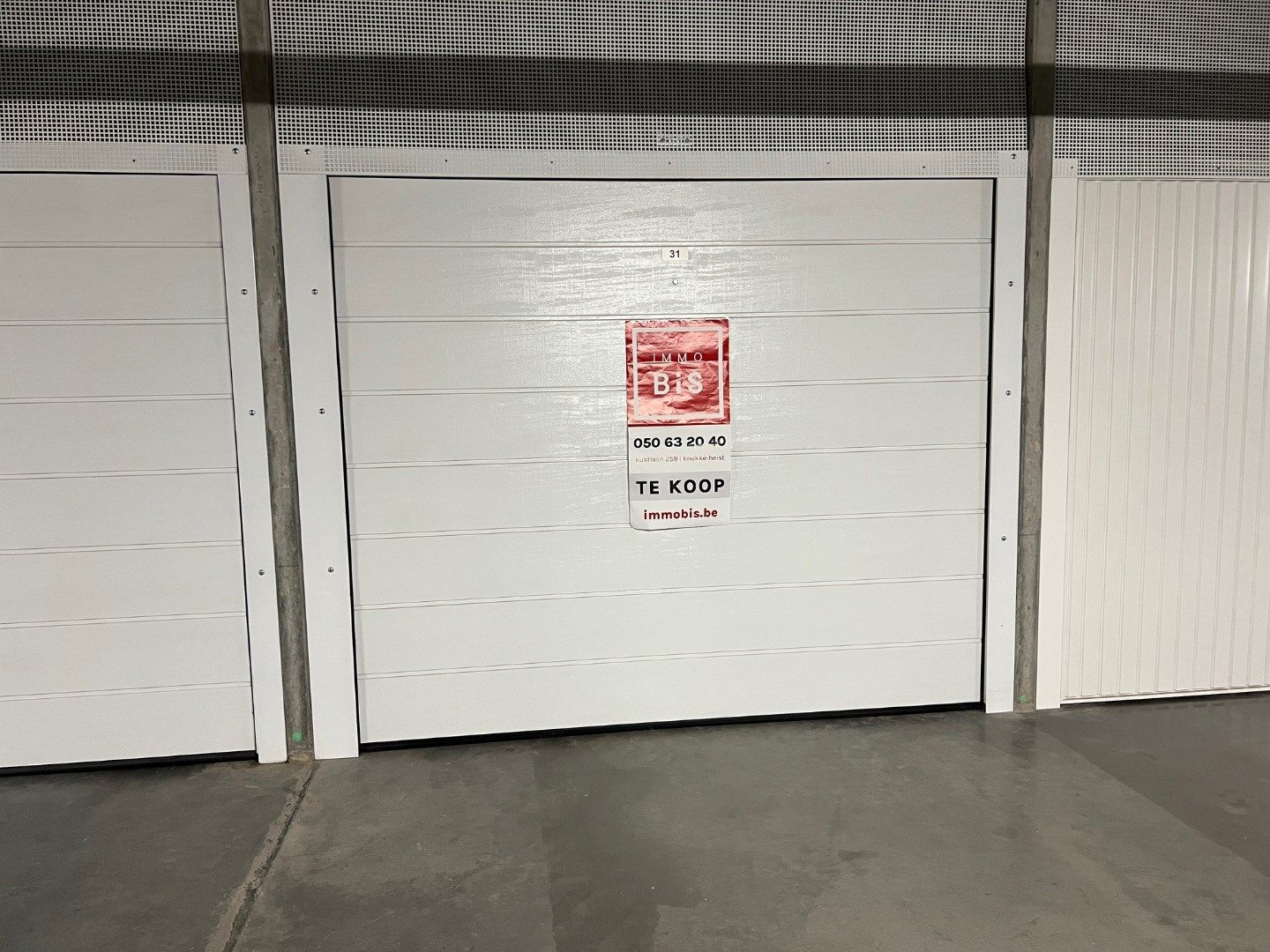 Ruime gesloten garagebox centraal gelegen te Duinenwater foto 2