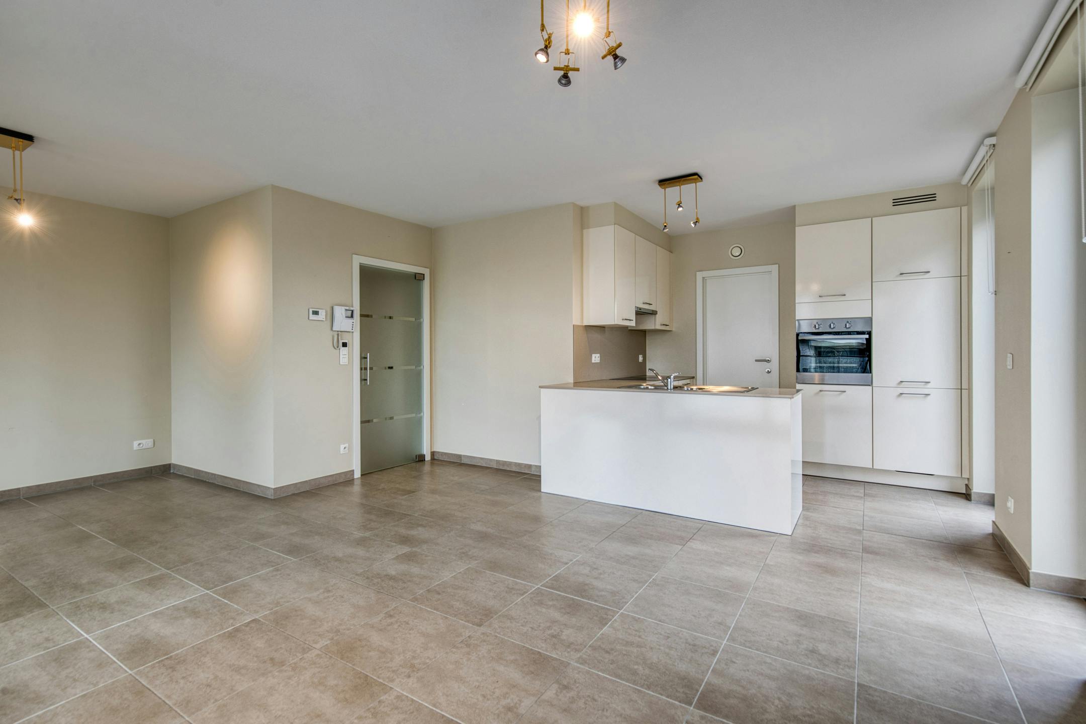 Instapklaar appartement te koop in centrum Waregem foto 3