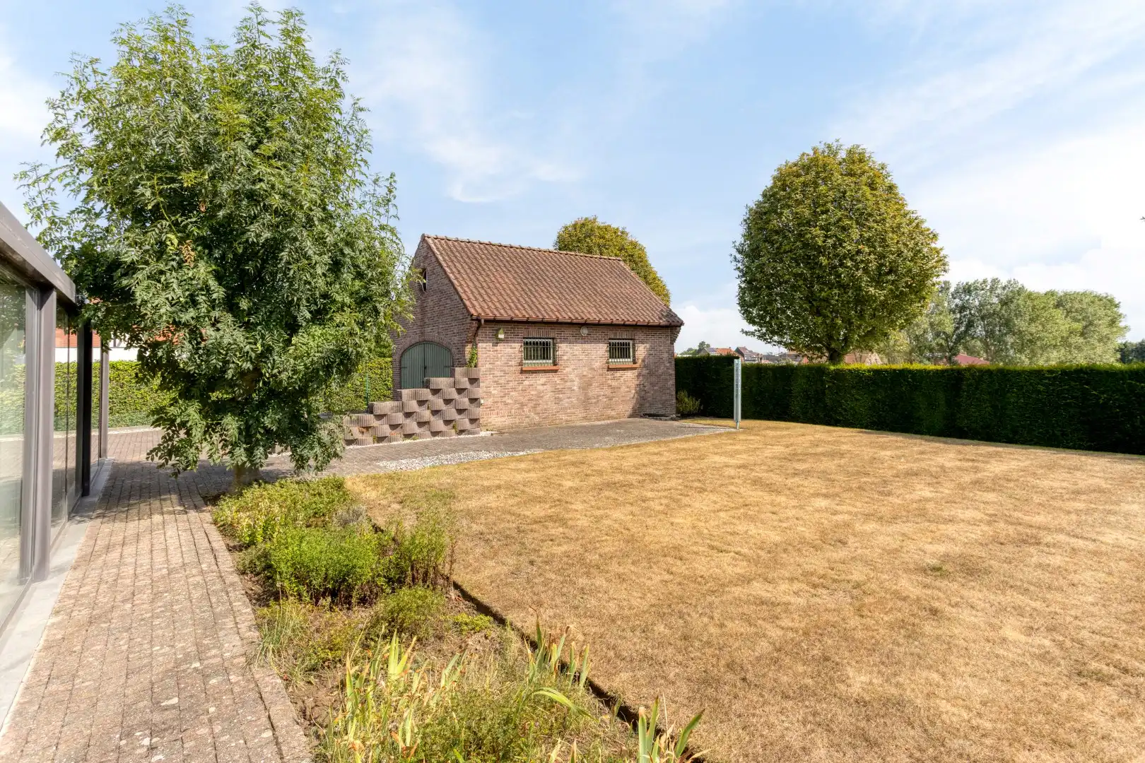 Degelijke villa in rustige buurt op 750 m²! foto 16