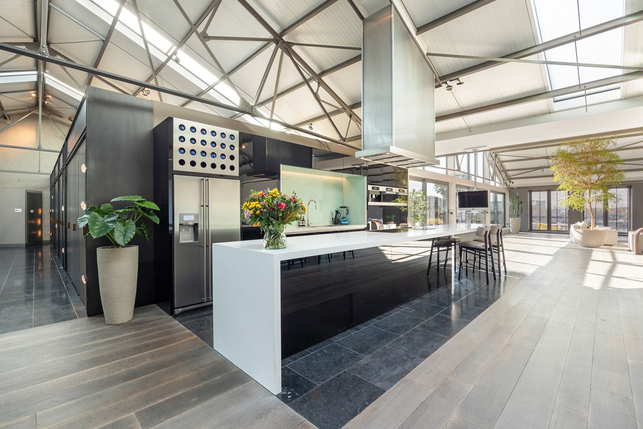 ANTWERPEN DAM - Historisch pakhuis met penthouse en garage foto 6