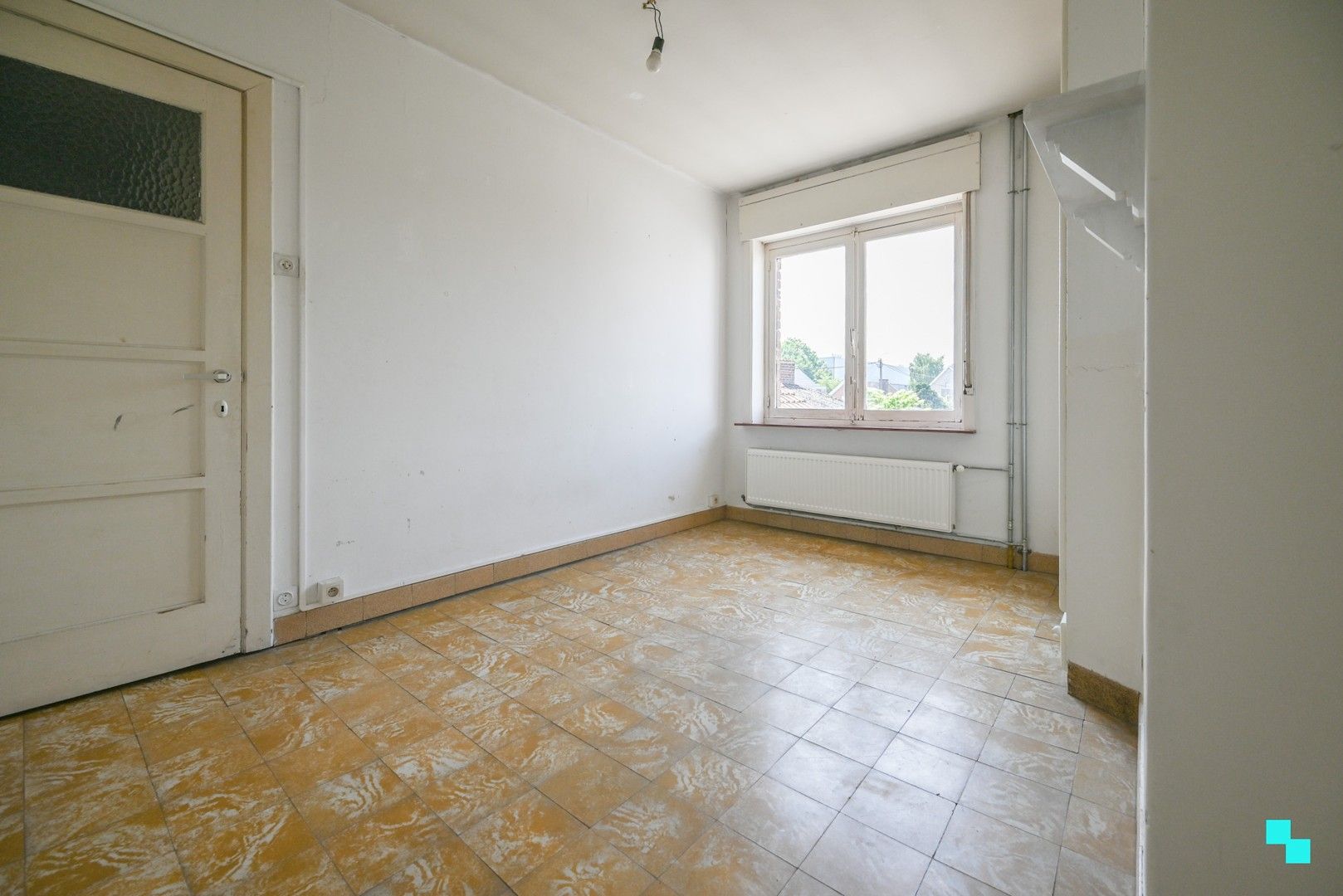 Eéngezinswoning met garage en achteruitweg in het hartje van Sint-Eloois-Winkel foto 23