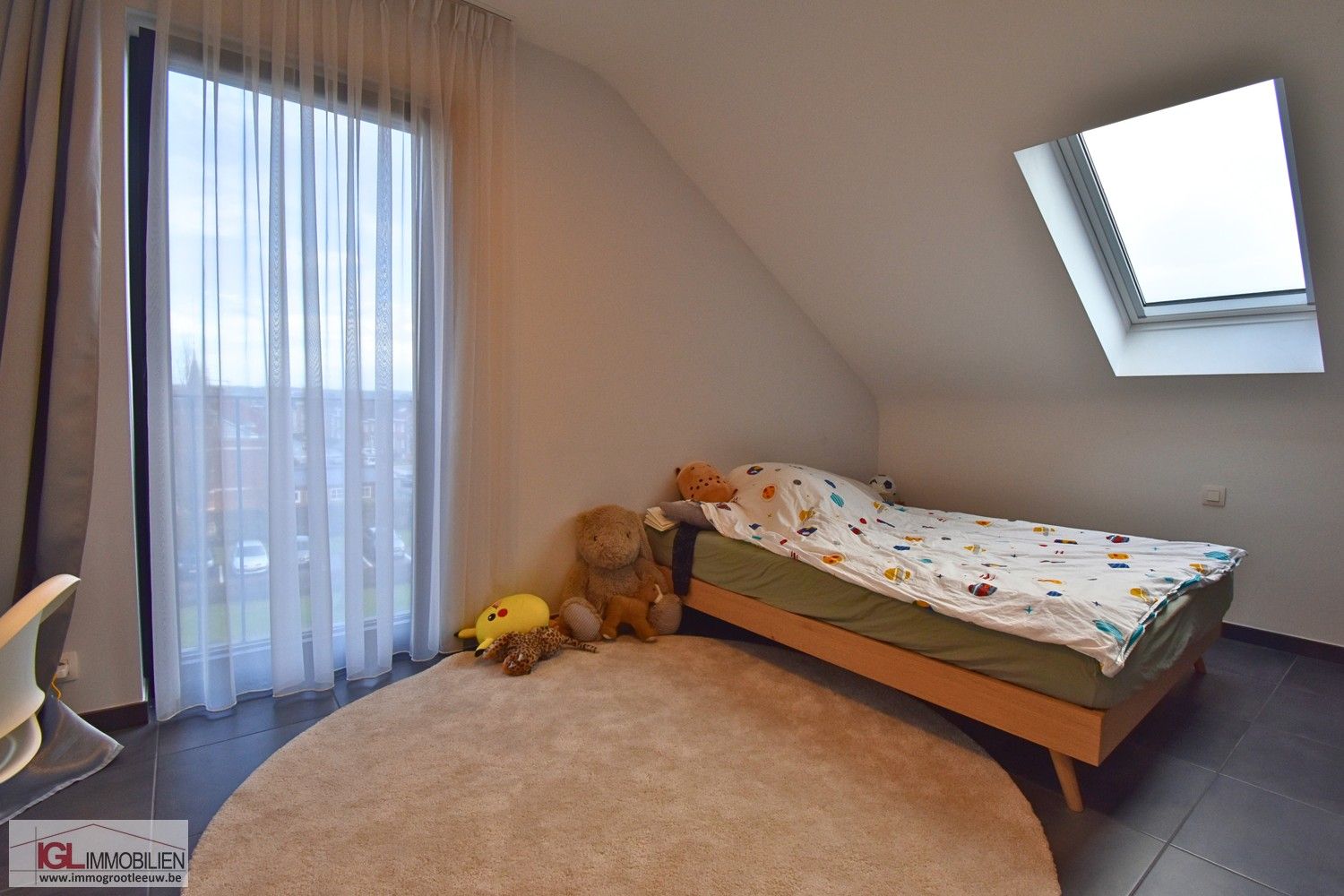 Triplex nieuwbouwappartement met 4 slaapkamers en garage foto 11