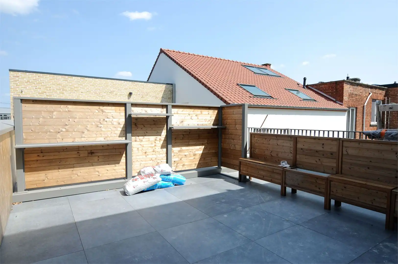 2 slaapkamer appartement met groot terras foto 4