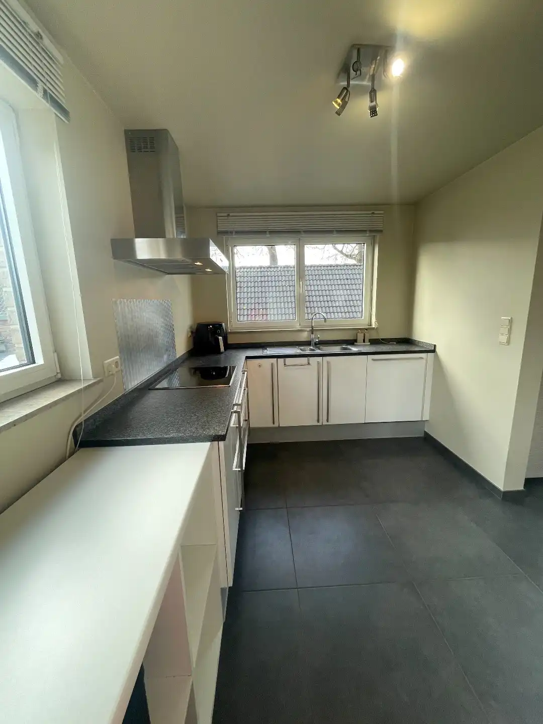 Verzorgde bel-etagewoning met 3 slpk, terras, patio  en garage nabij het centrum van As. foto 21