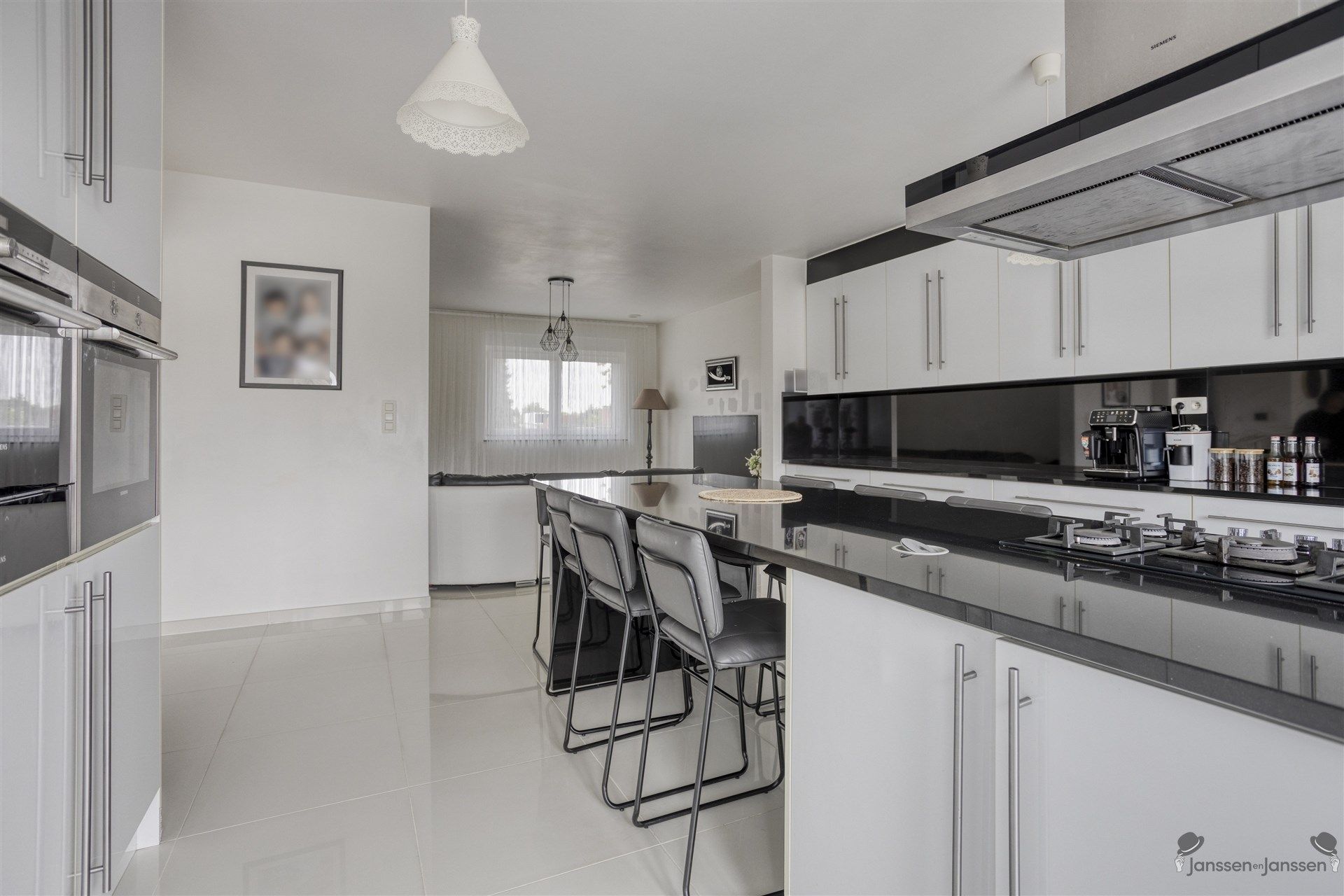 Uitzonderlijk triplex appartement van 251 m² met 5 (mogelijkheid tot 6) slaapkamers en groot terras te Leopoldsburg foto 6