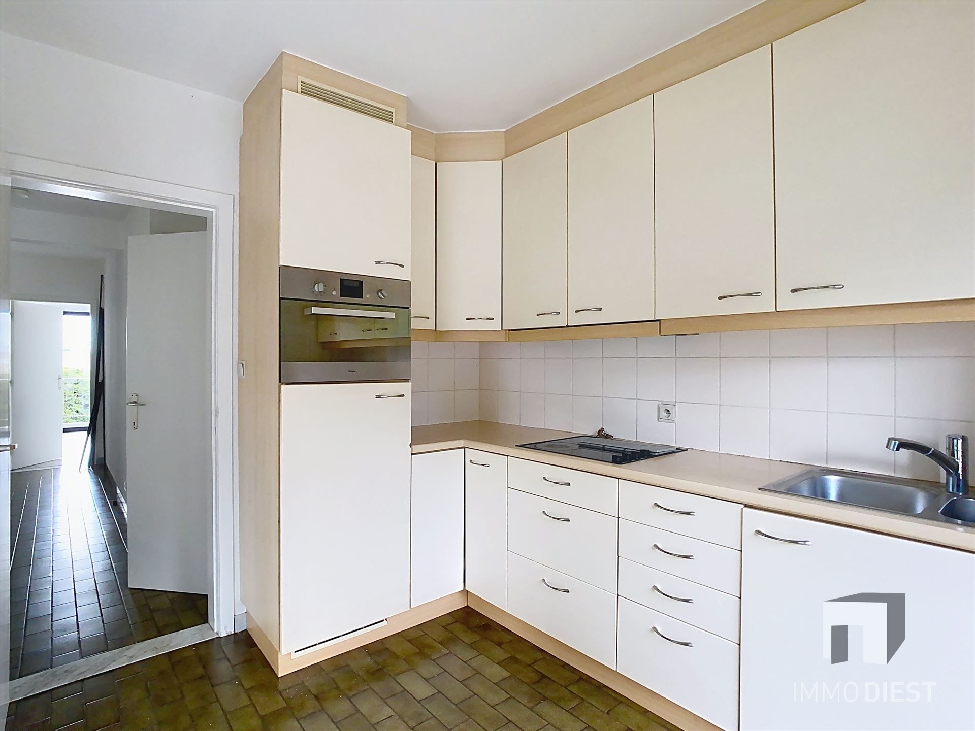 Comfortabel appartement met 2 slpks, 2 terrassen en parkeerplaats foto 2