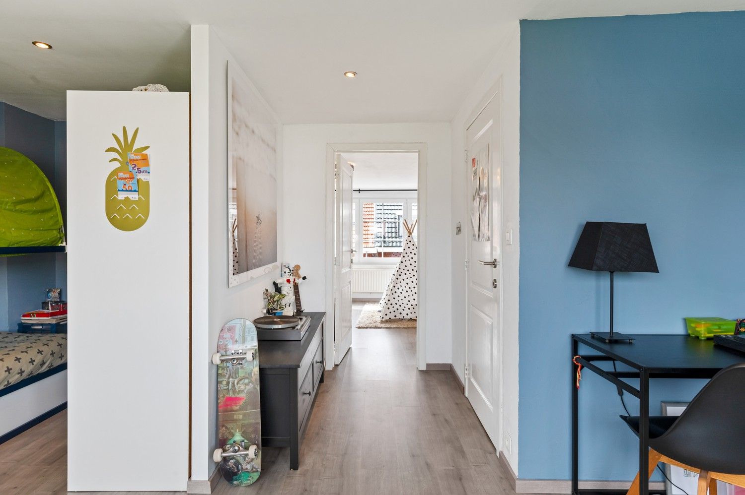 Instapklaar, ruim huis met 4 slaapkamers en tuin te koop in Schoten! foto 25