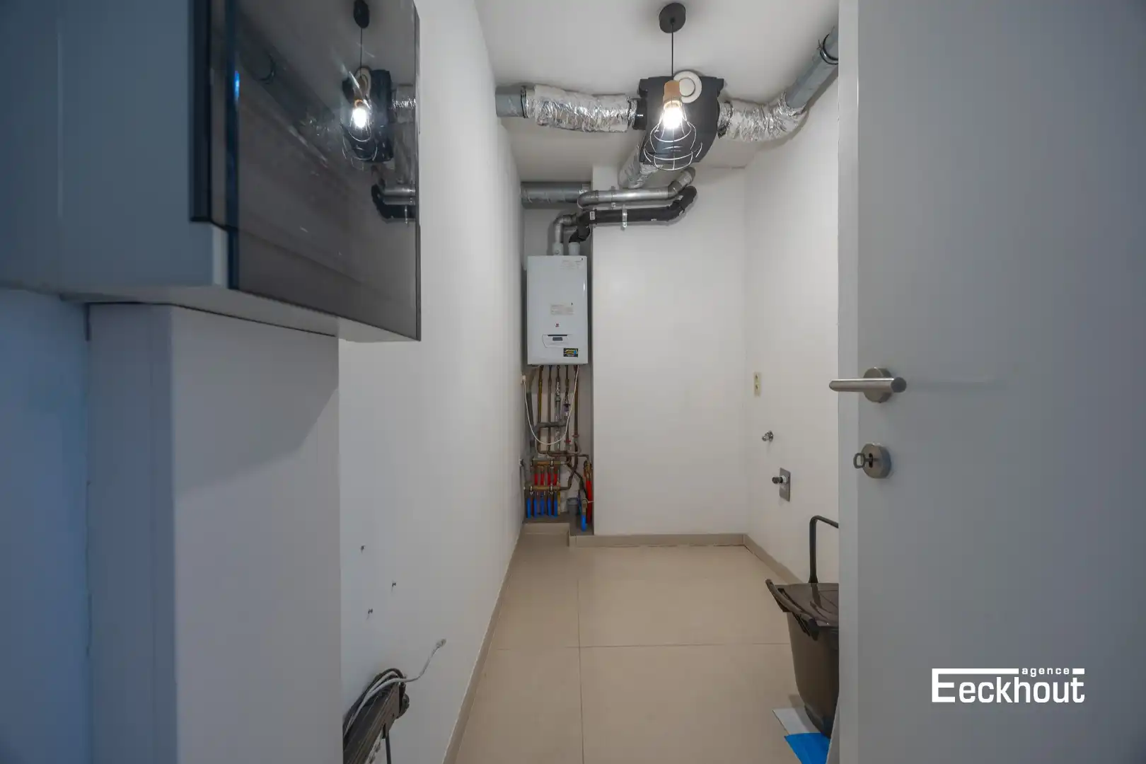 Instapklaar appartement met 2 terrassen in het hartje van Mariakerke! foto 13