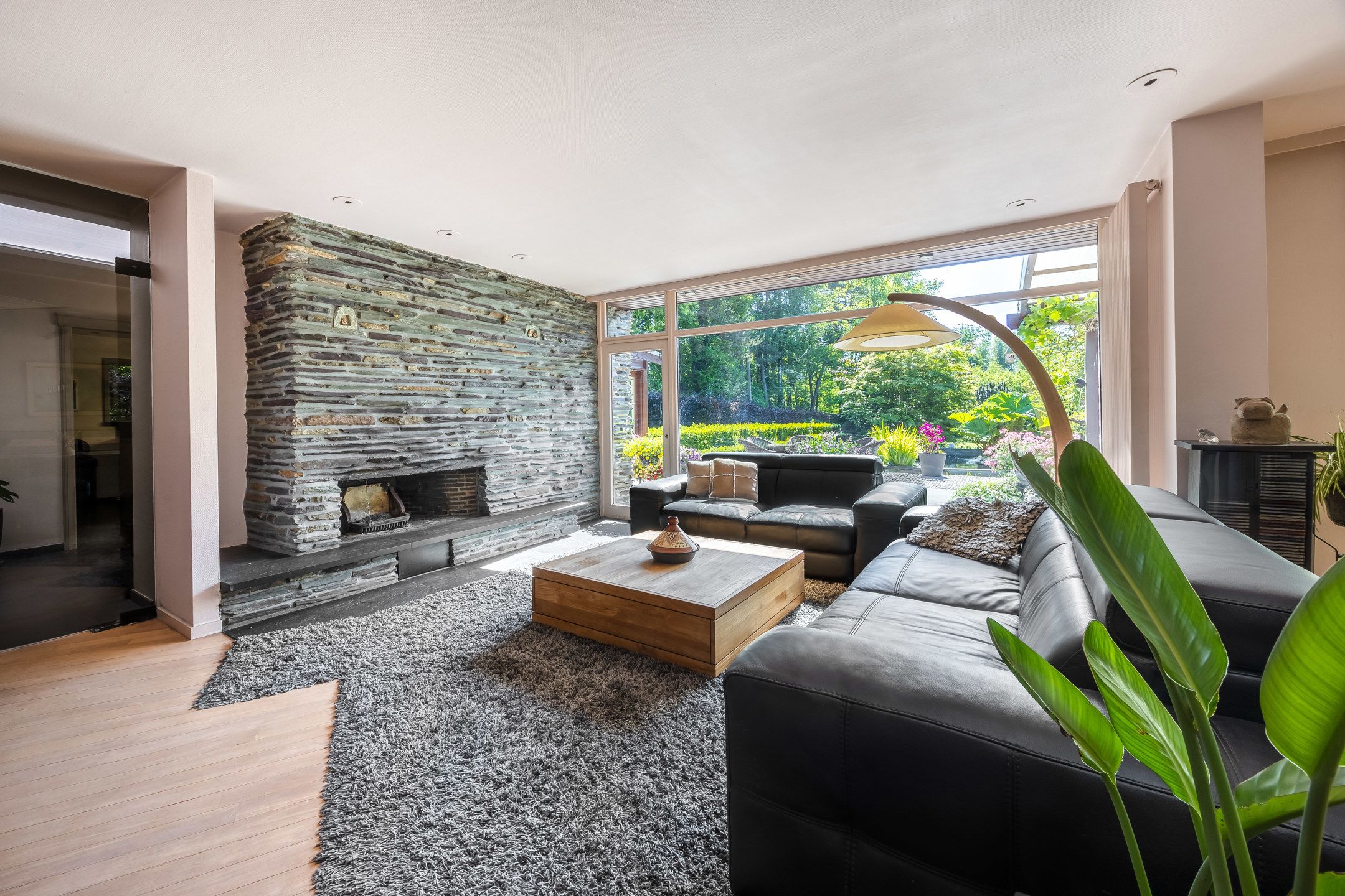 Laagbouwwoning op 2848 m² met Zwemvijver en Prachtige Tuin foto 9