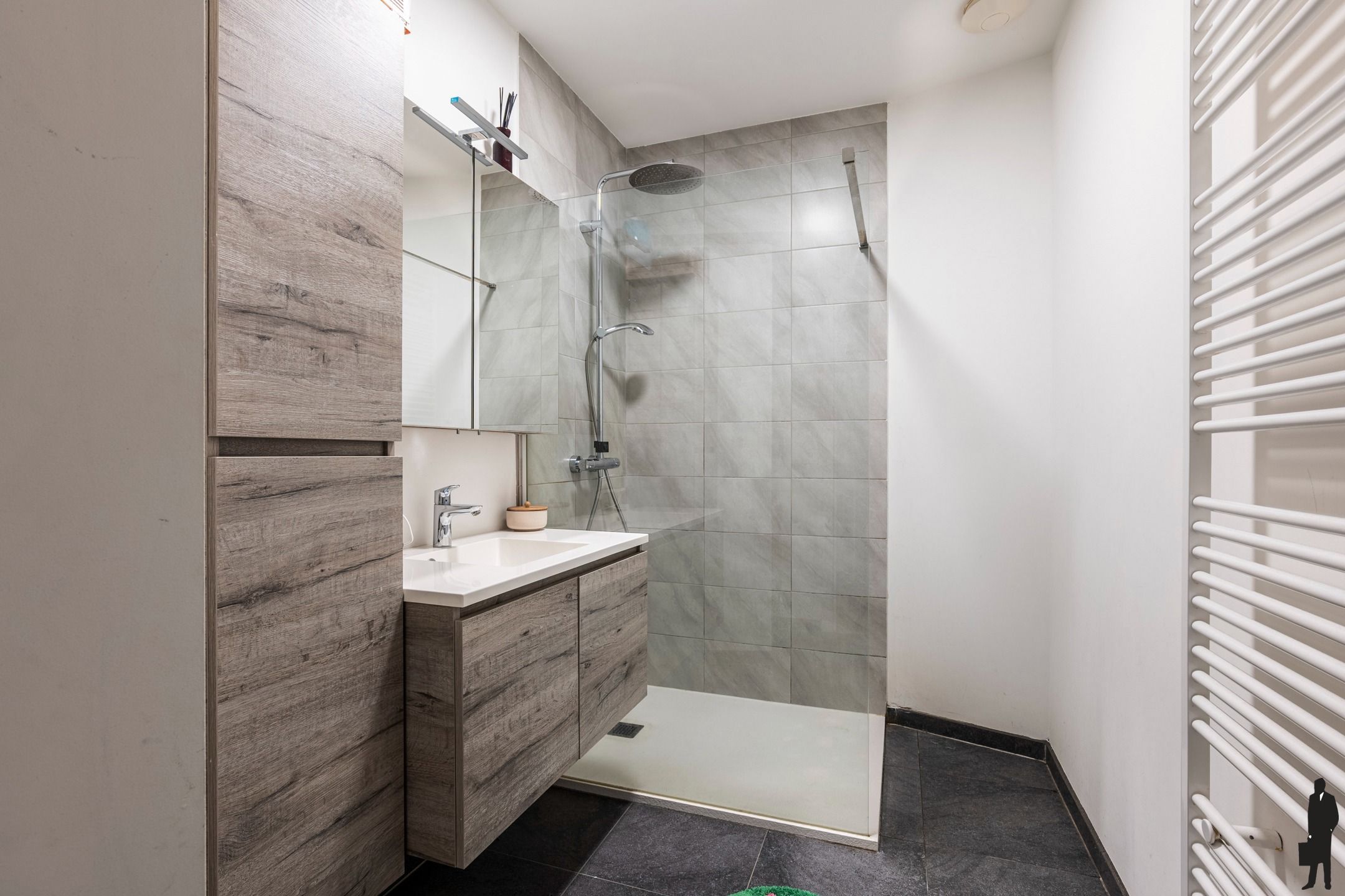 Stijlvol appartement met 2 slaapkamers in hartje Hoogstraten foto 11