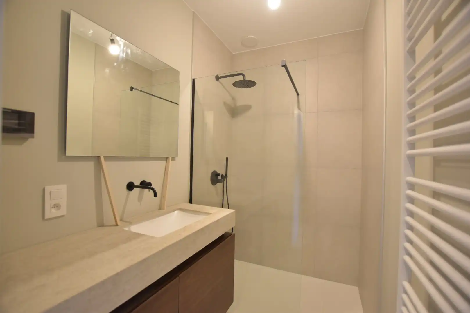 Nieuwbouwwoning rustig gelegen aan Duinenwater foto 10