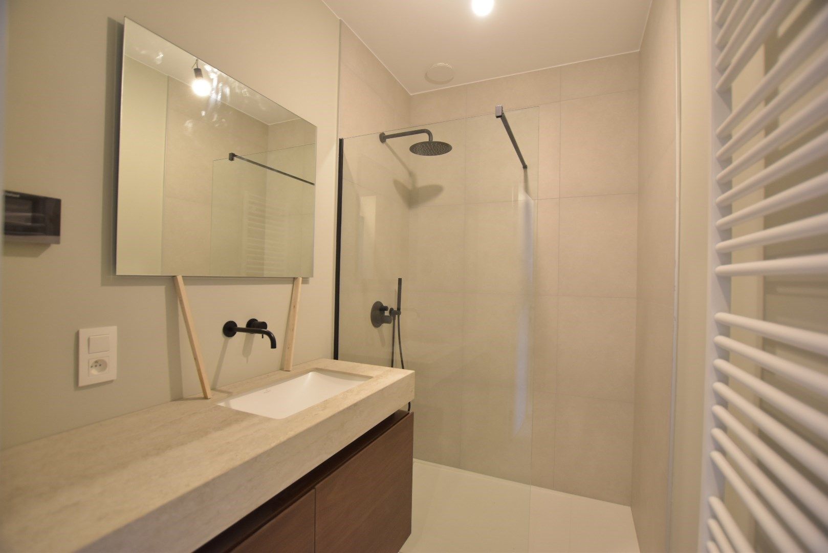 Nieuwbouwwoning rustig gelegen aan Duinenwater foto 10