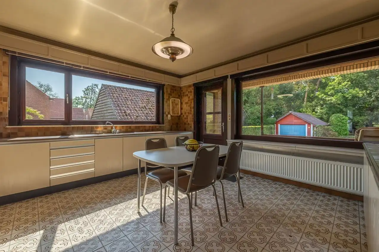 Retrokarakter, diepe tuin en bosgevoel achteraan foto 18