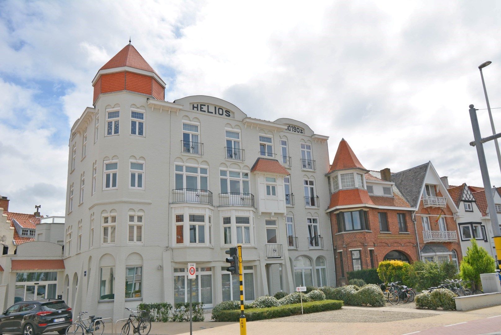 Mooi gerenoveerd dakappartement in charmant historisch gebouw op wandelafstand van de zeedijk in Duinbergen foto 8