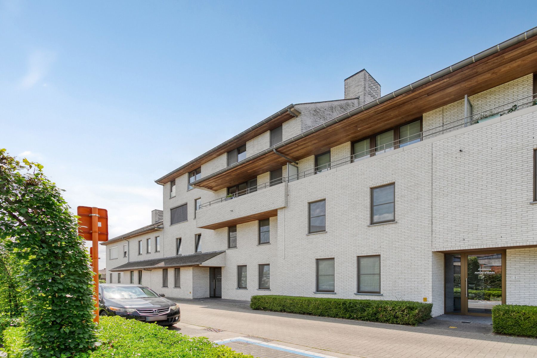 Luxe Duplex-appartement, 162 m² pure klasse in hartje Loppem foto {{pictureIndex}}