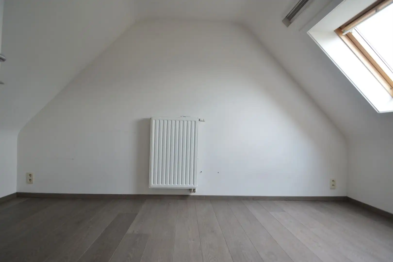 Ruim duplex-appartement te huur te Baasrode aan het water foto 8